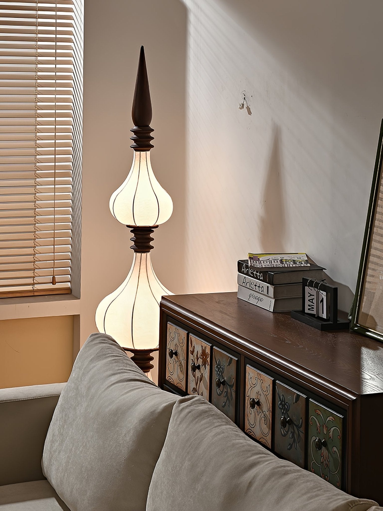 Cetalyra Tiered Gourd Floor Lamp - Blowlighting