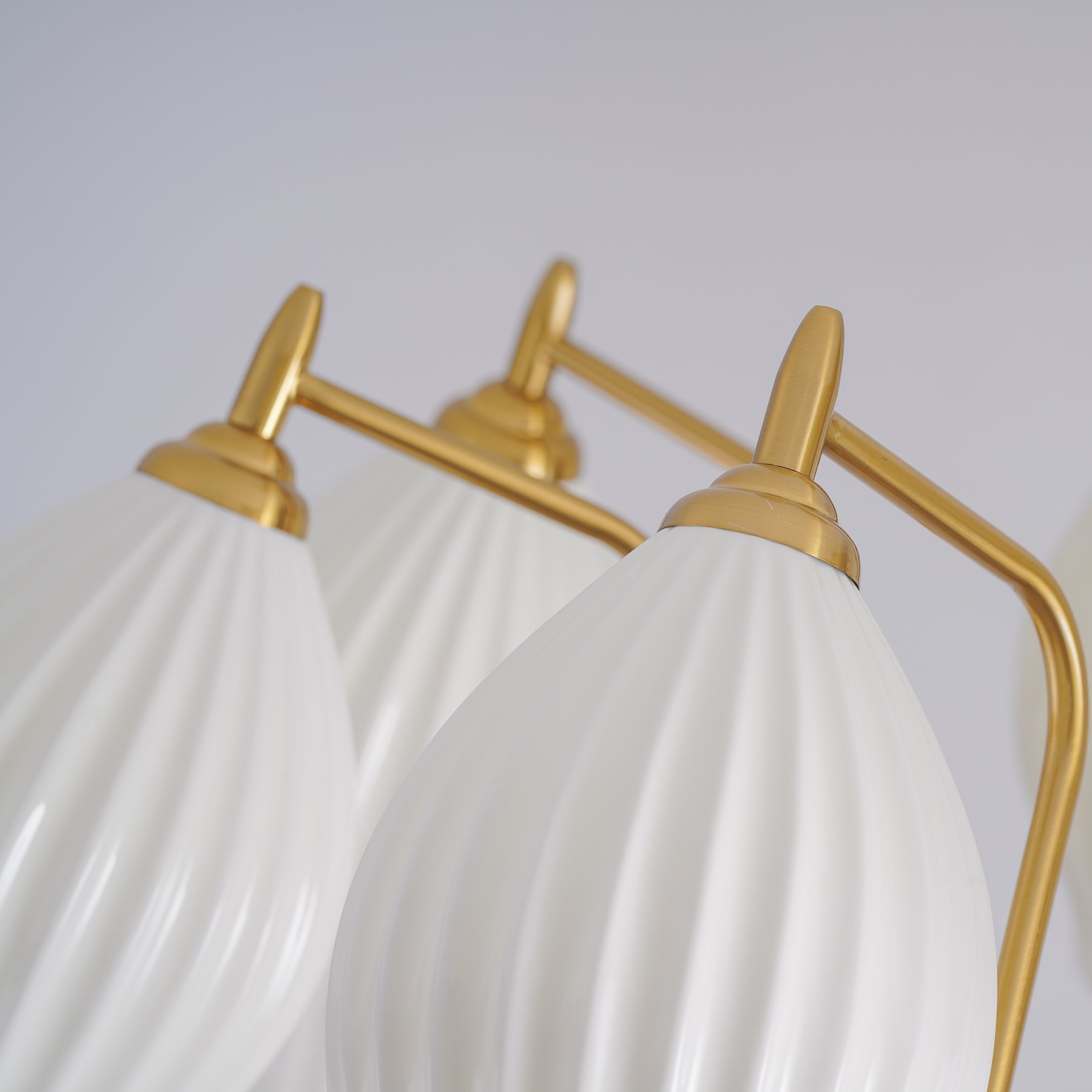 Ceramic Ribbed Chandelier - Blowlighting