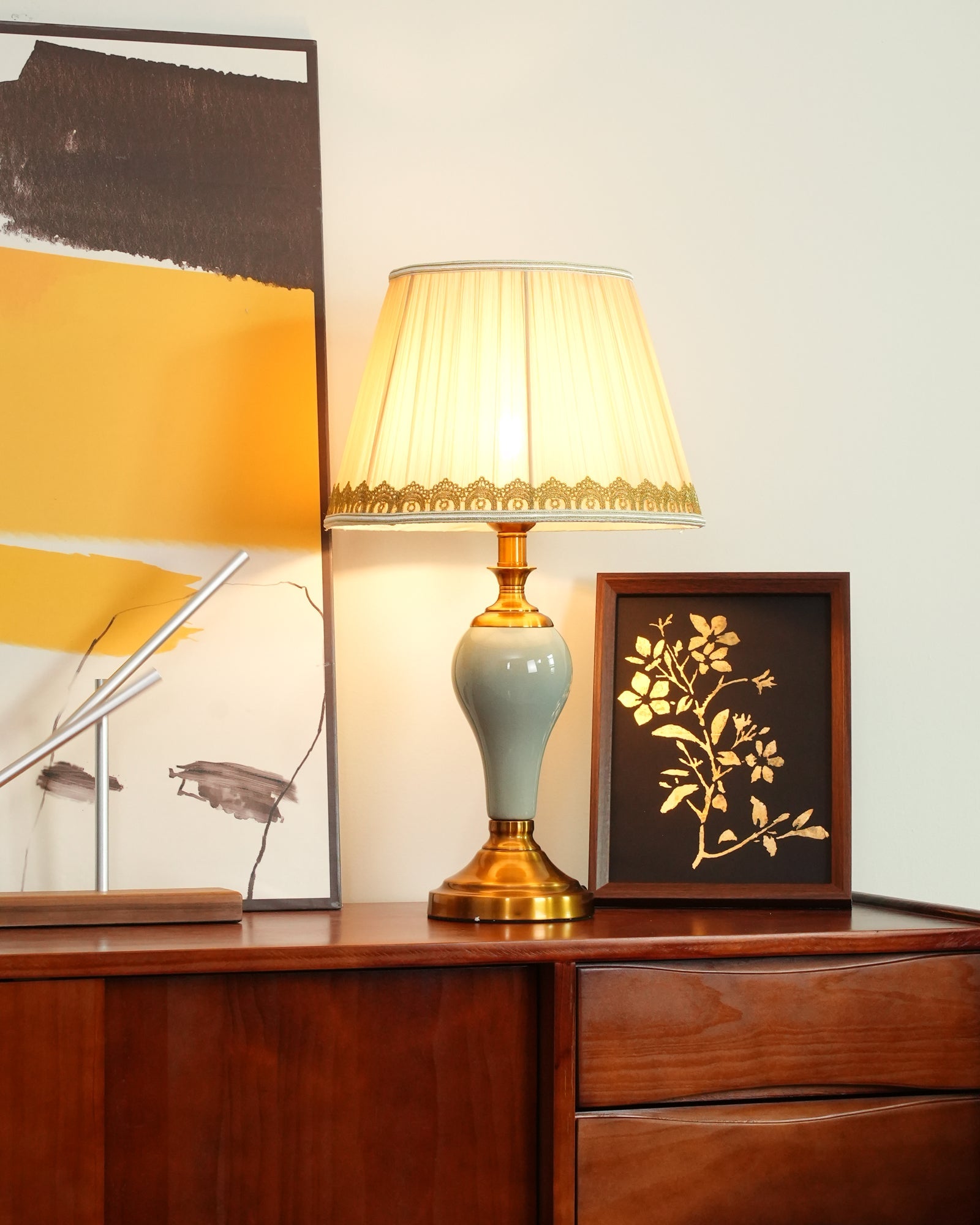 Chaslyn Desk Lamp - Blowlighting