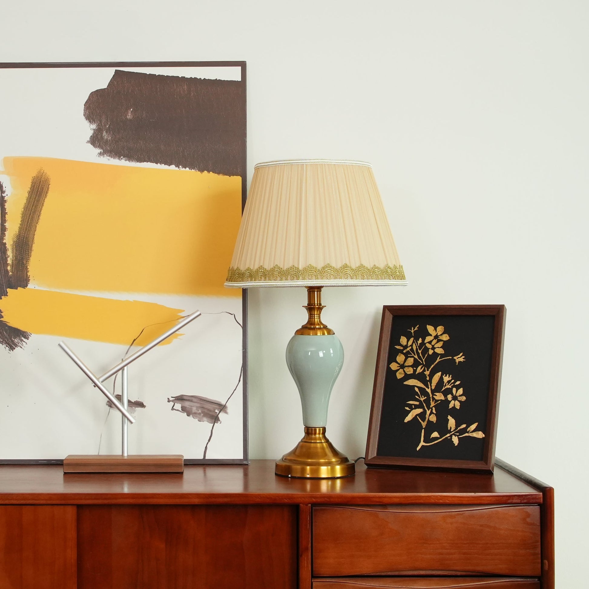 Chaslyn Desk Lamp - Blowlighting