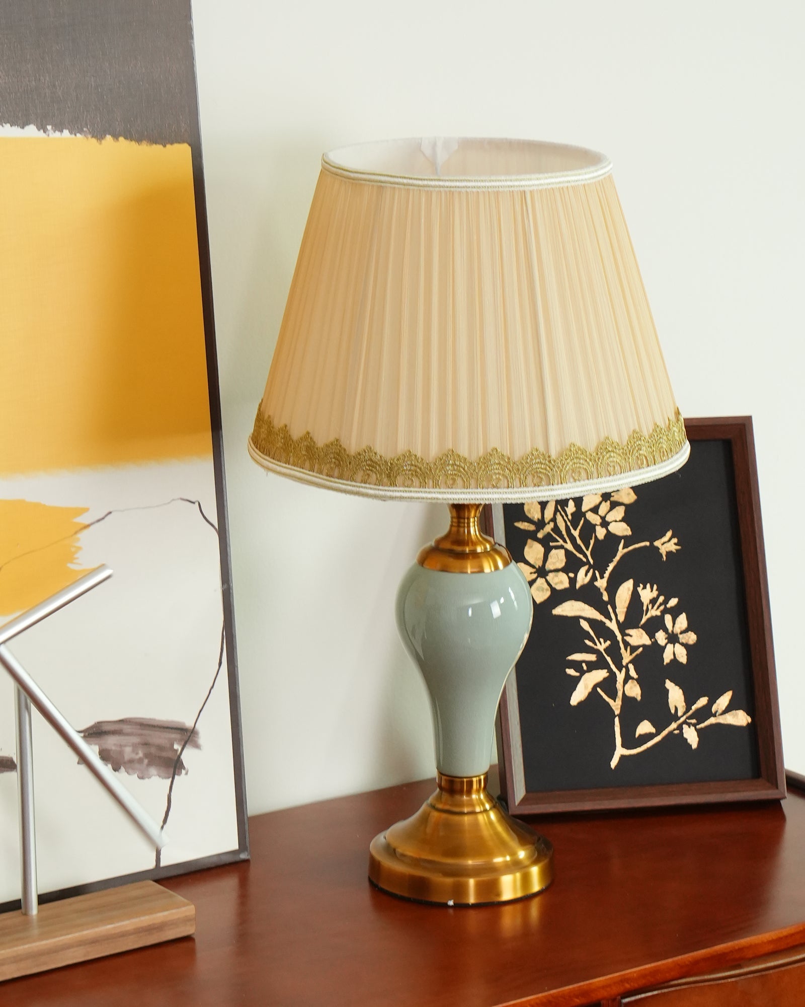 Chaslyn Desk Lamp - Blowlighting