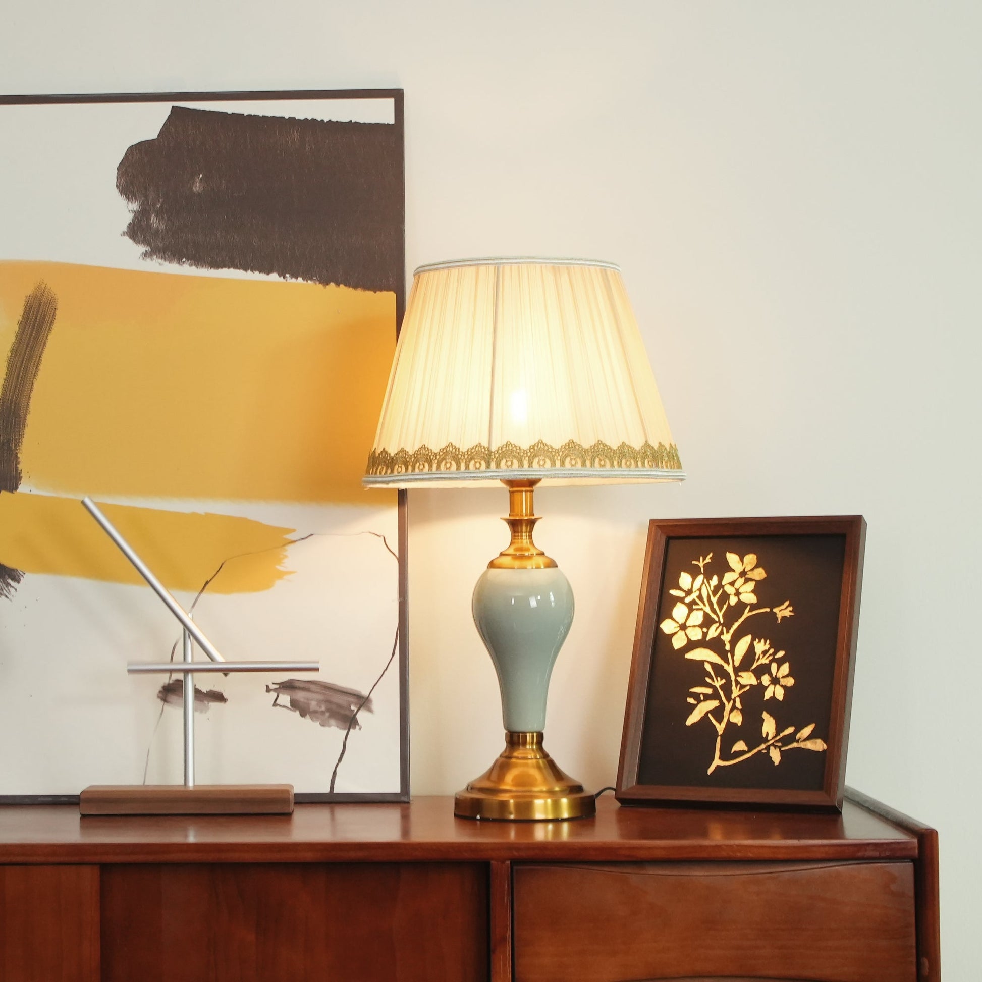 Chaslyn Desk Lamp - Blowlighting