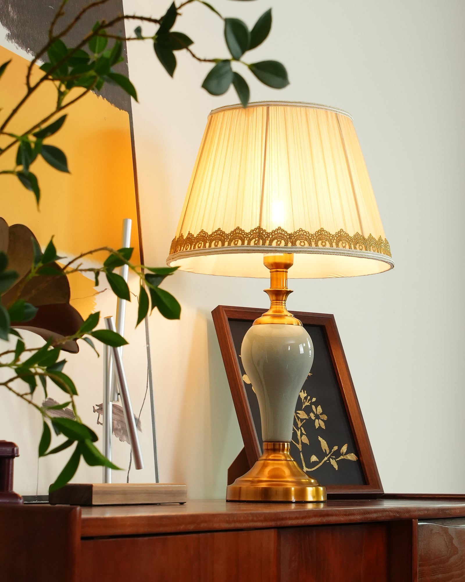 Chaslyn Desk Lamp - Blowlighting