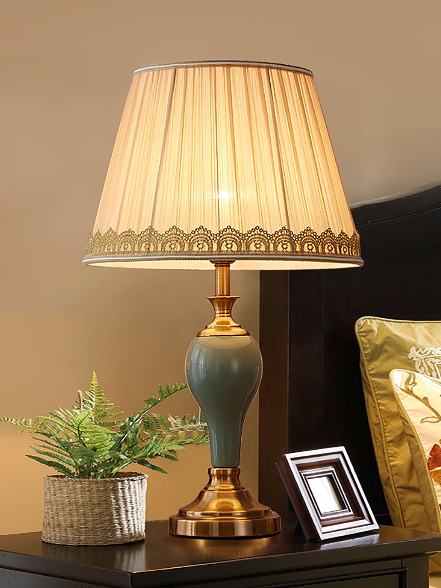 Chaslyn Desk Lamp - Blowlighting