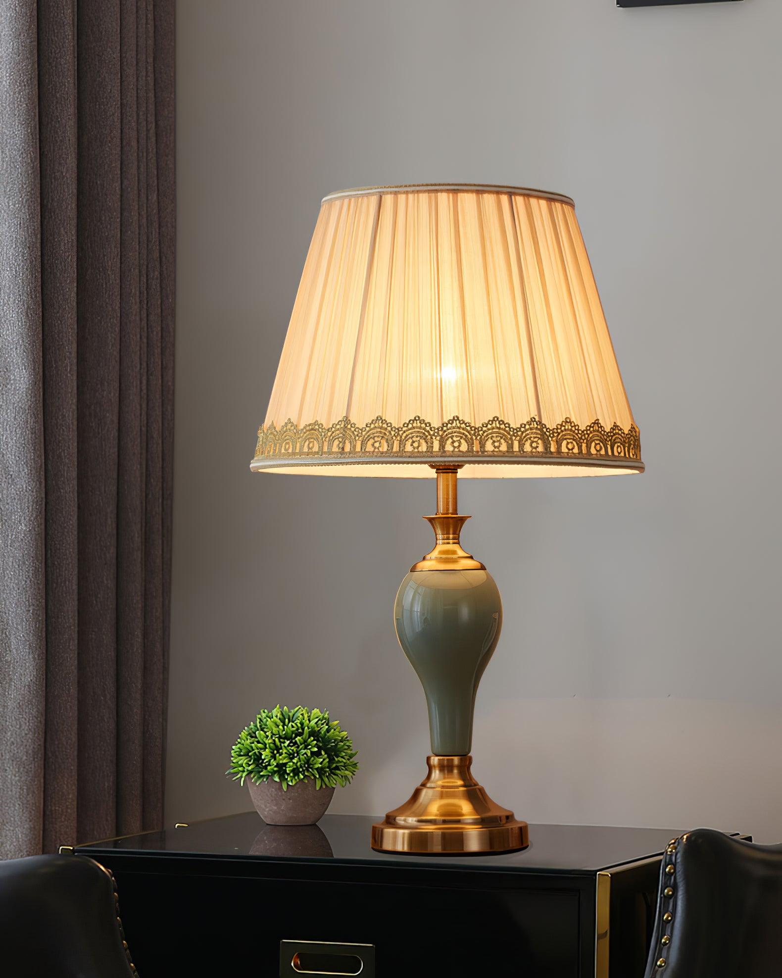 Chaslyn Desk Lamp - Blowlighting