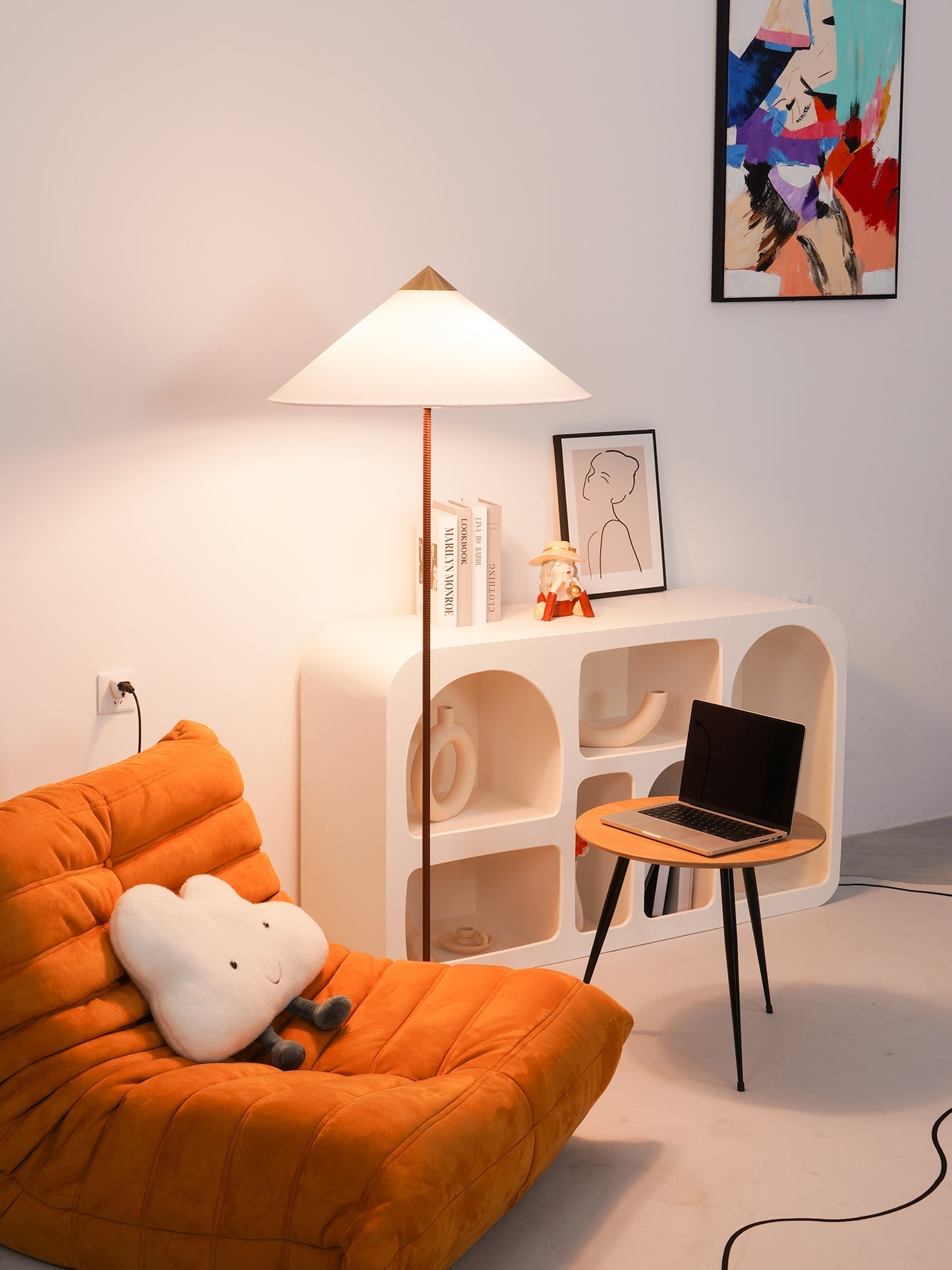 Tynell Floor Lamp - Blowlighting