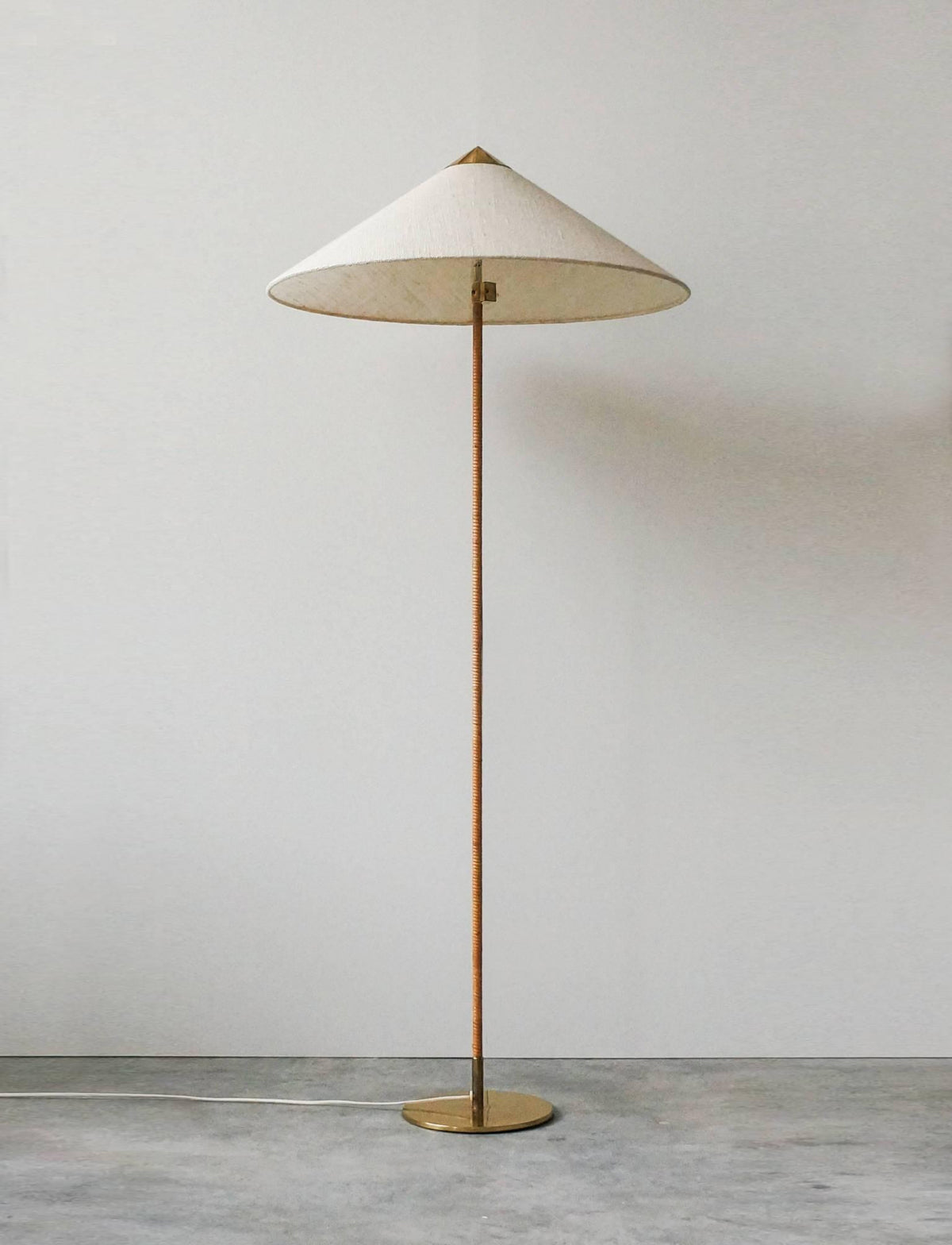 Tynell Floor Lamp - Blowlighting