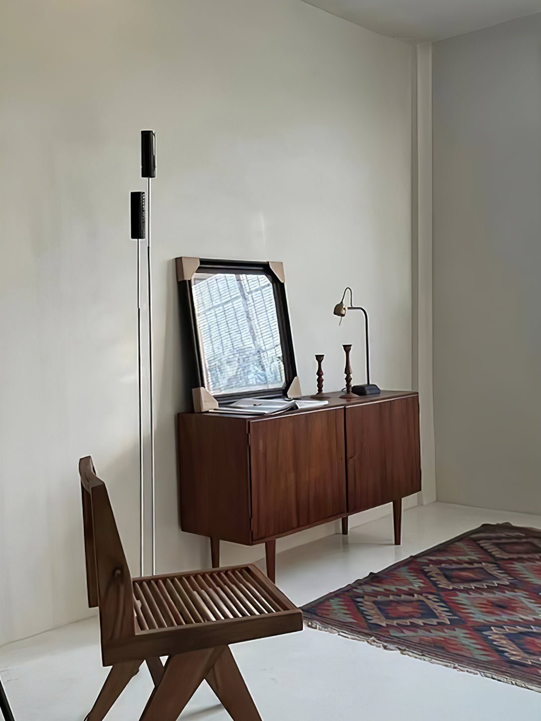Telum Minimalist Black Floor Lamp - Blowlighting
