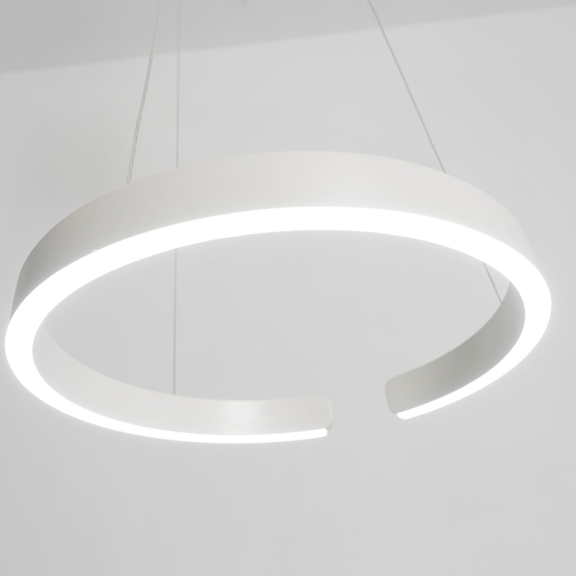 Zelaeora Modern Minimalist Metal Chandelier - Blowlighting