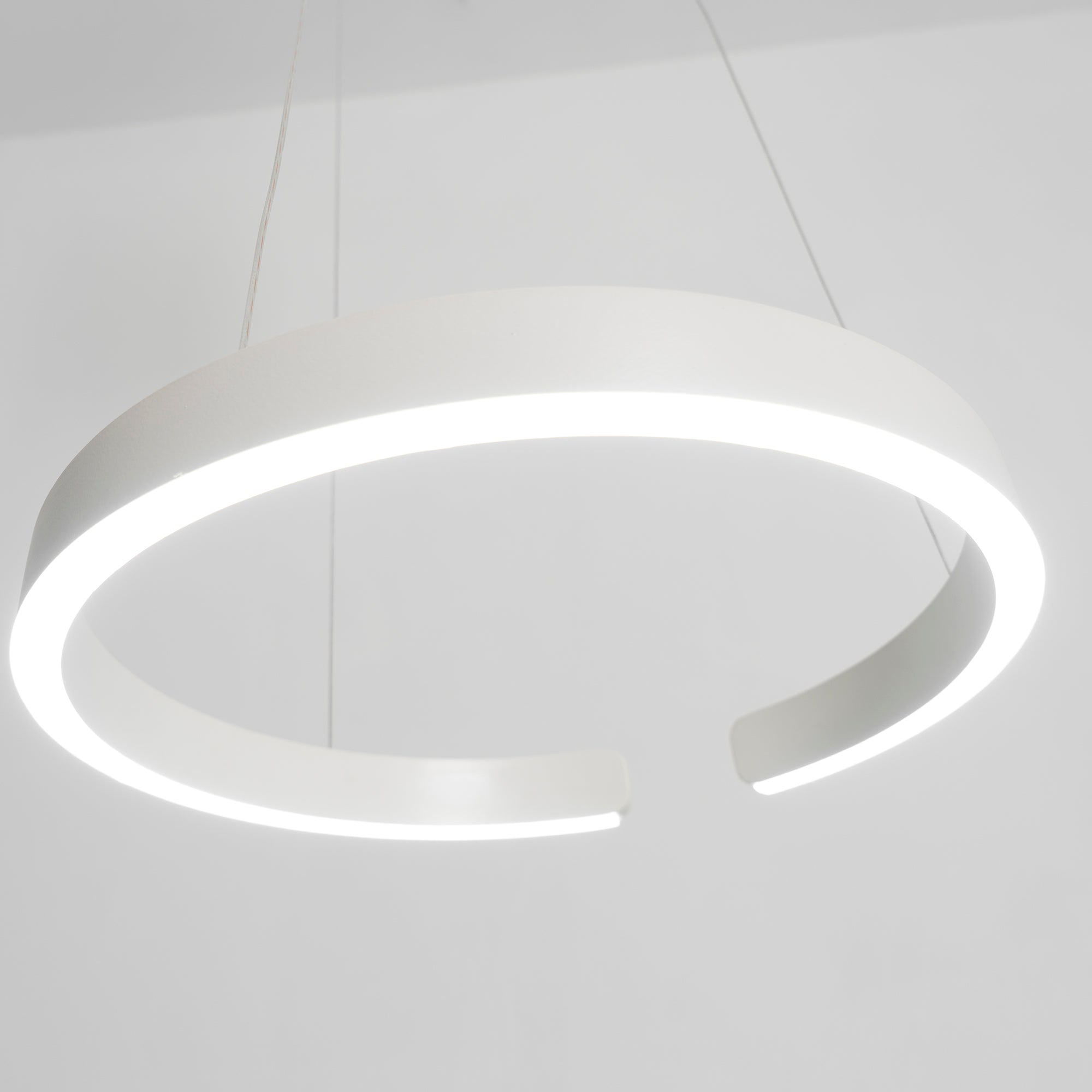 Zelaeora Modern Minimalist Metal Chandelier - Blowlighting