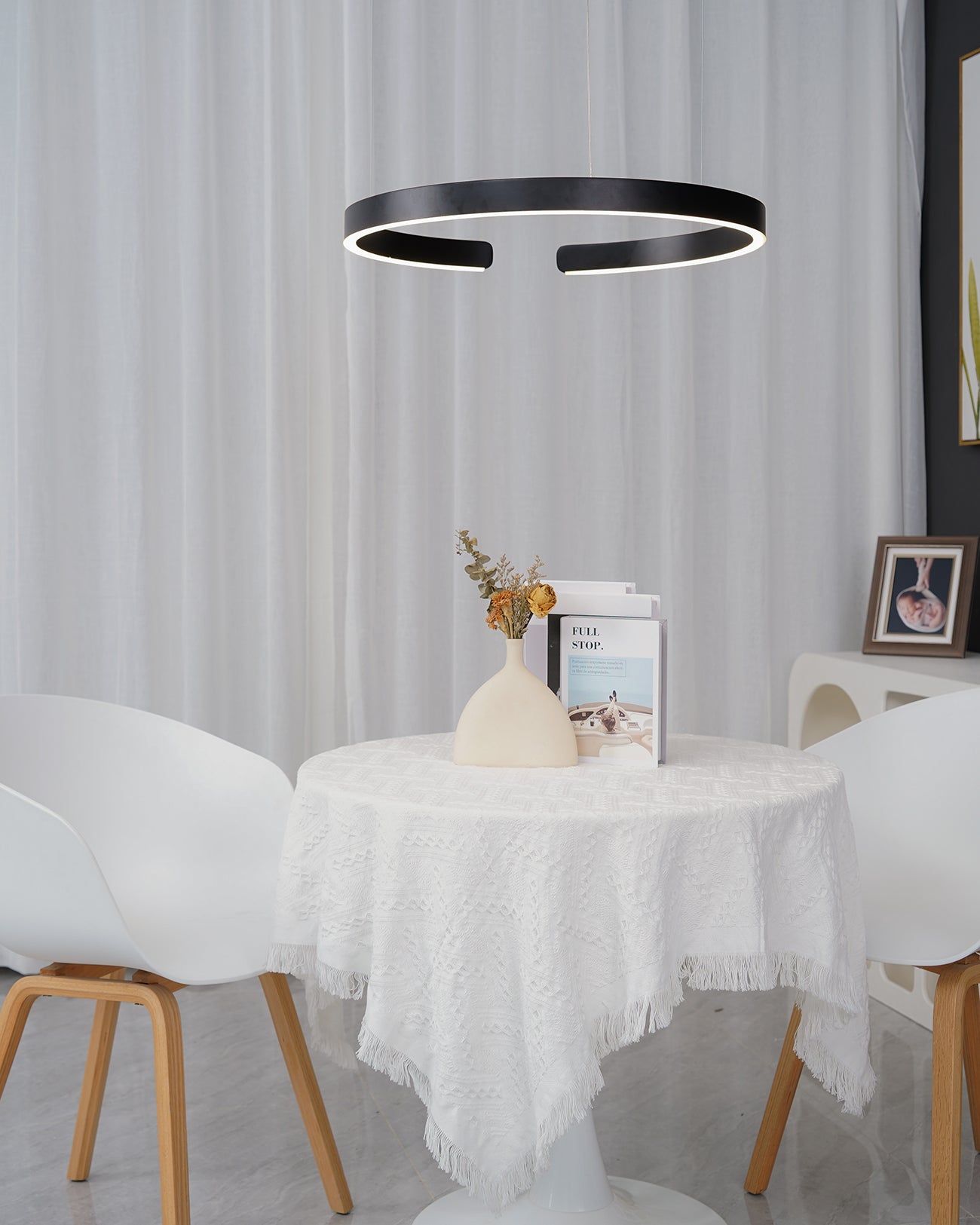 Zelaeora Modern Minimalist Metal Chandelier - Blowlighting