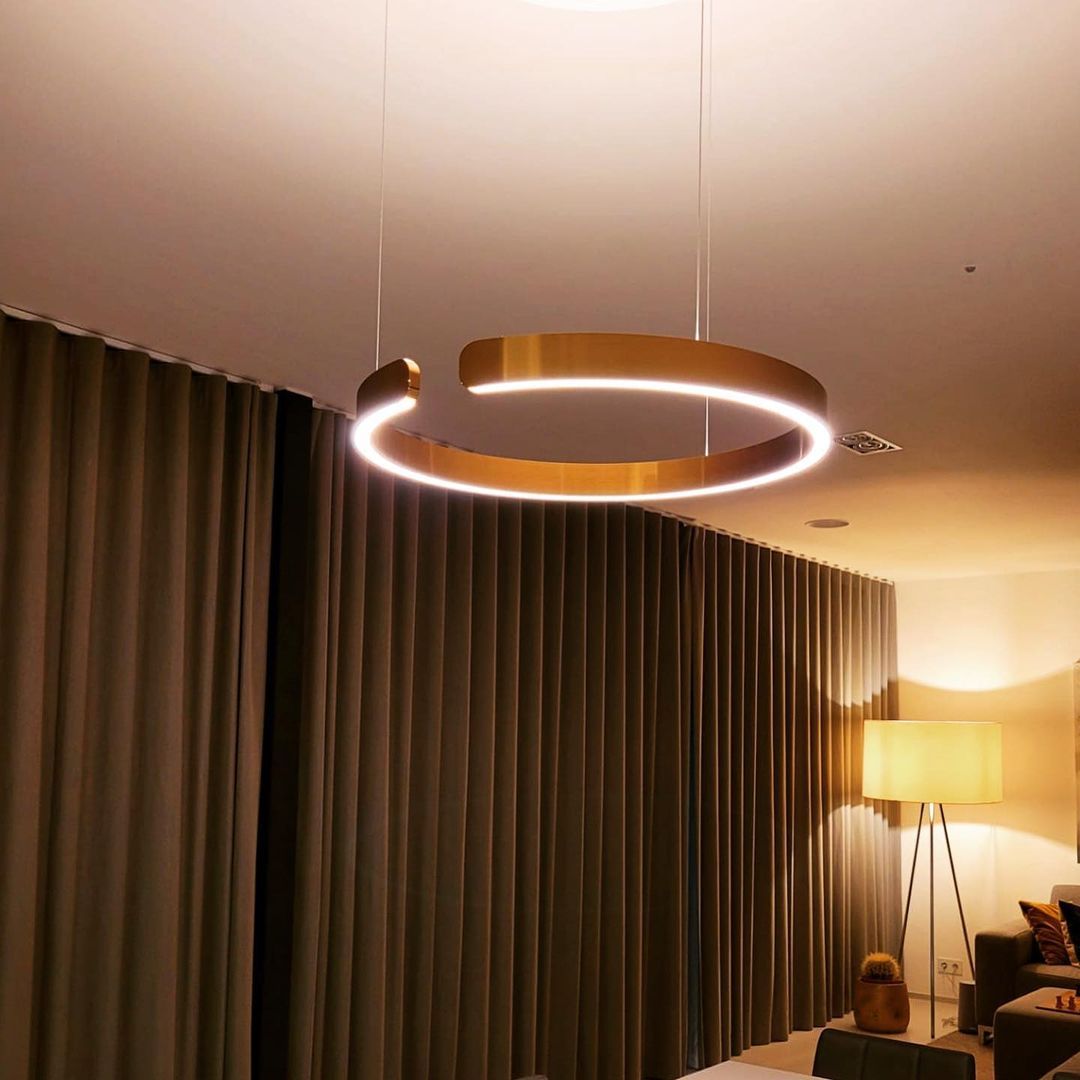 Zelaeora Modern Minimalist Metal Chandelier - Blowlighting