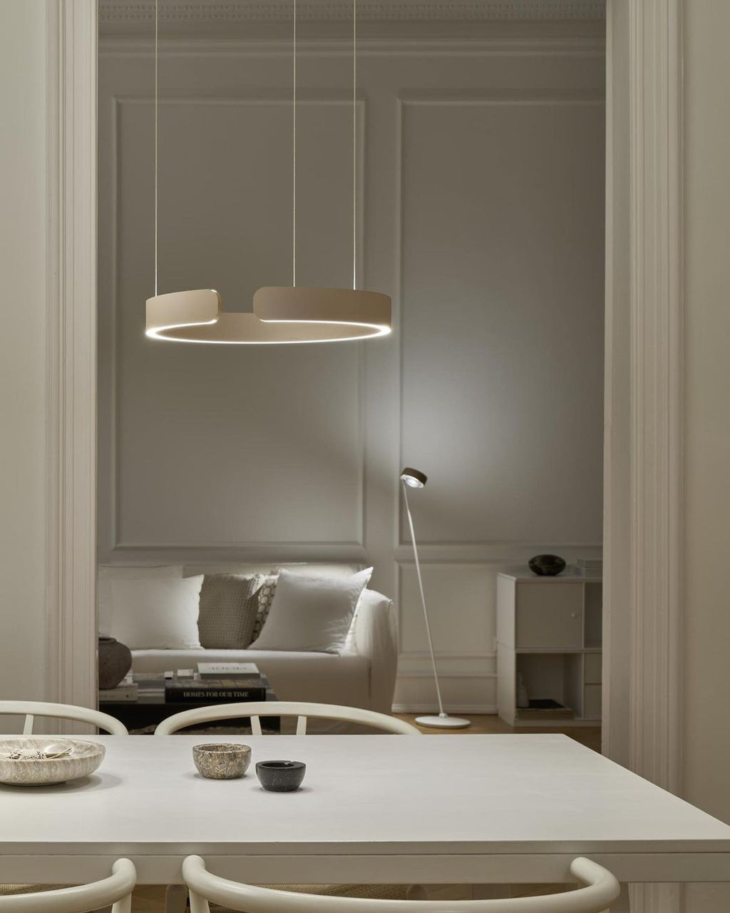 Zelaeora Modern Minimalist Metal Chandelier - Blowlighting