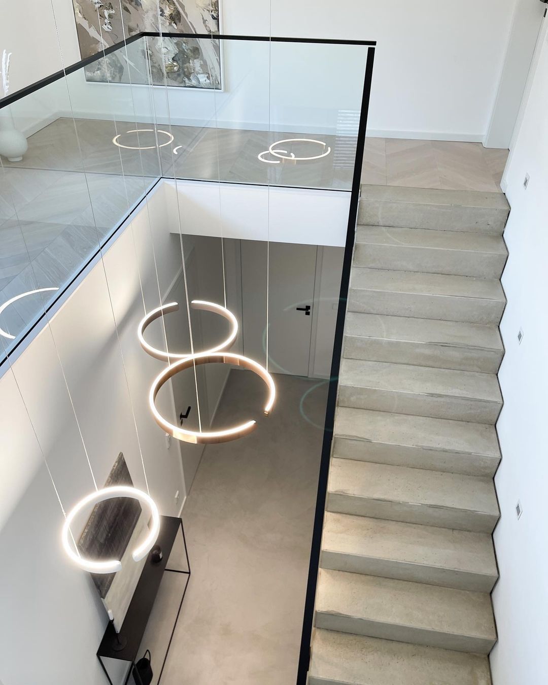 Zelaeora Modern Minimalist Metal Chandelier - Blowlighting