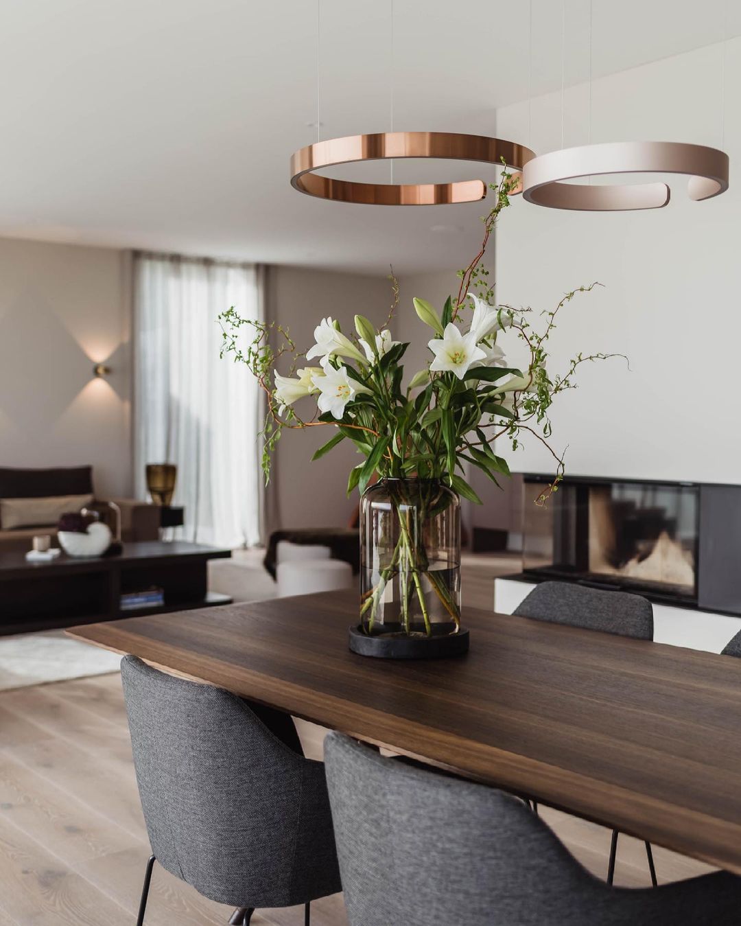 Zelaeora Modern Minimalist Metal Chandelier - Blowlighting