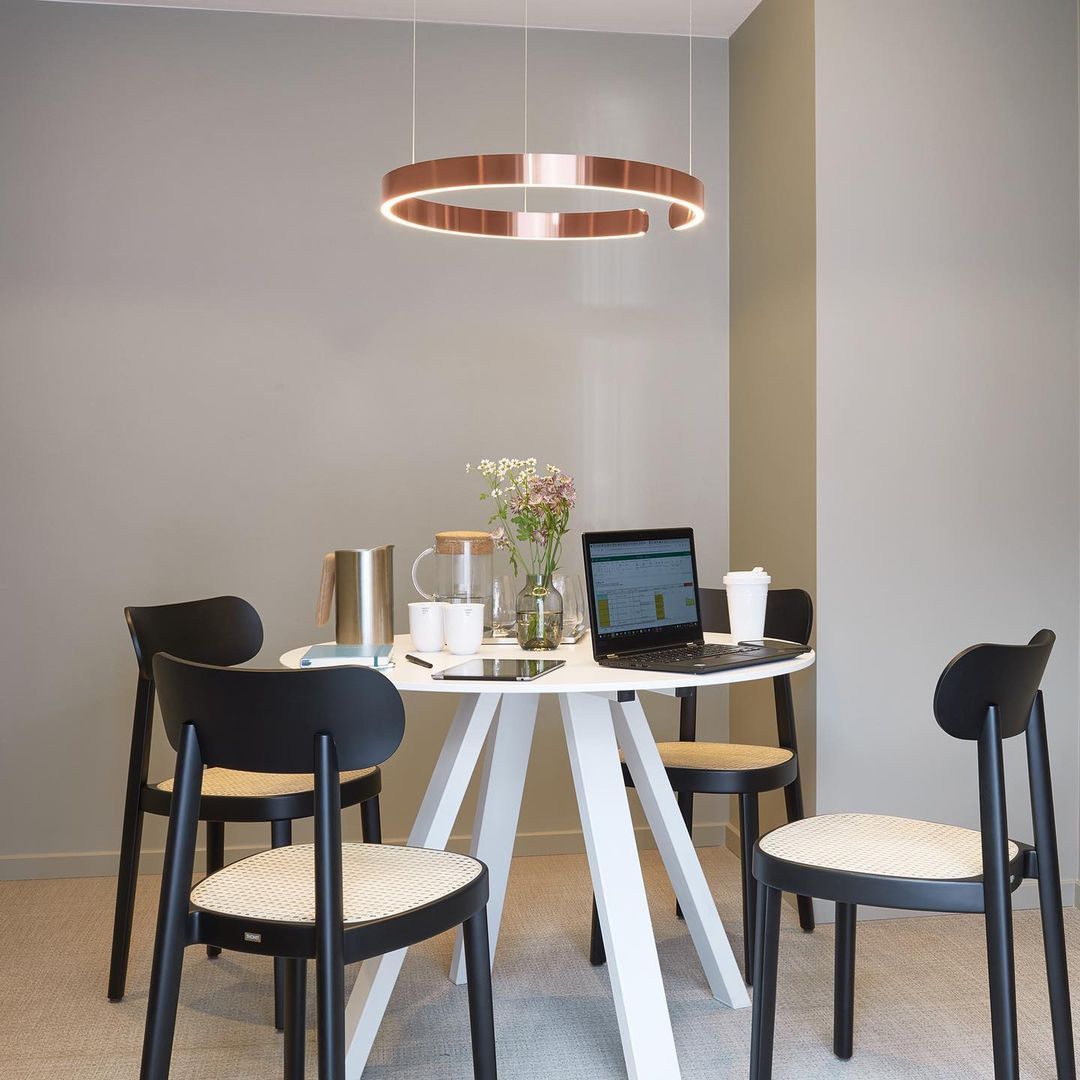 Zelaeora Modern Minimalist Metal Chandelier - Blowlighting