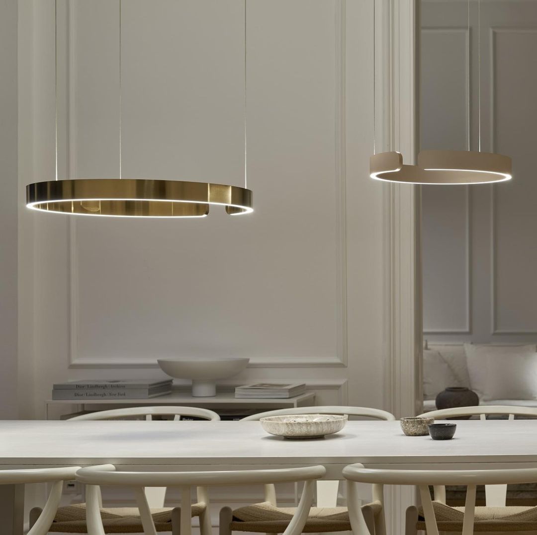 Zelaeora Modern Minimalist Metal Chandelier - Blowlighting