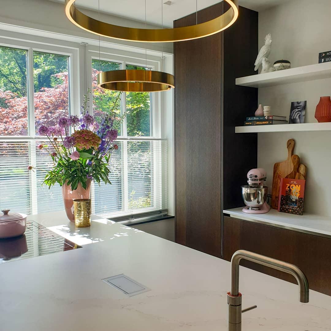 Zelaeora Modern Minimalist Metal Chandelier - Blowlighting