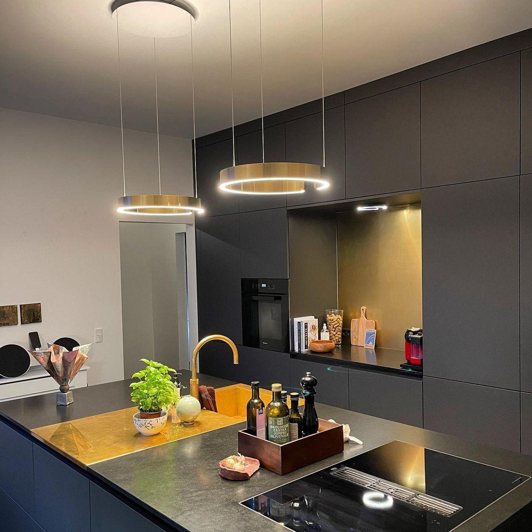 Zelaeora Modern Minimalist Metal Chandelier - Blowlighting