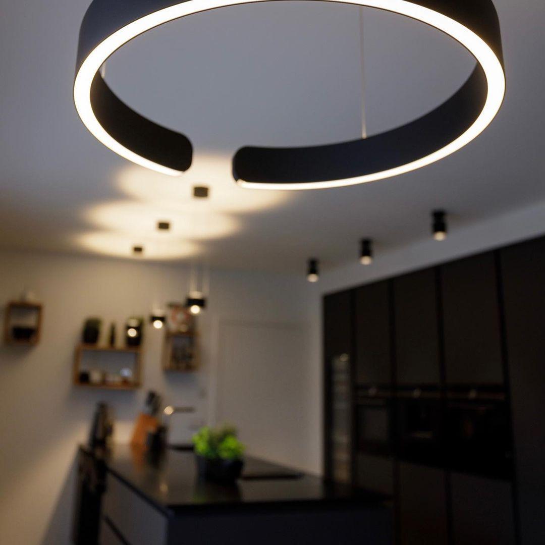 Zelaeora Modern Minimalist Metal Chandelier - Blowlighting