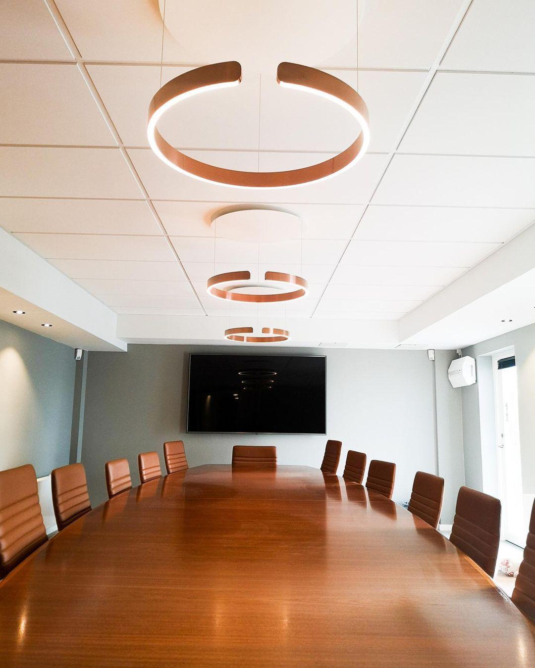 Zelaeora Modern Minimalist Metal Chandelier - Blowlighting
