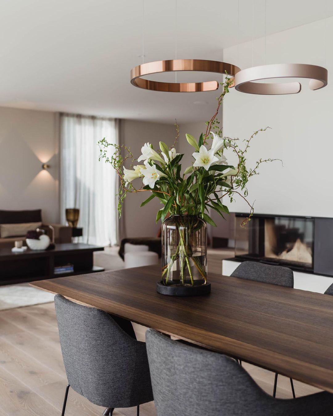 Zelaeora Modern Minimalist Metal Chandelier - Blowlighting