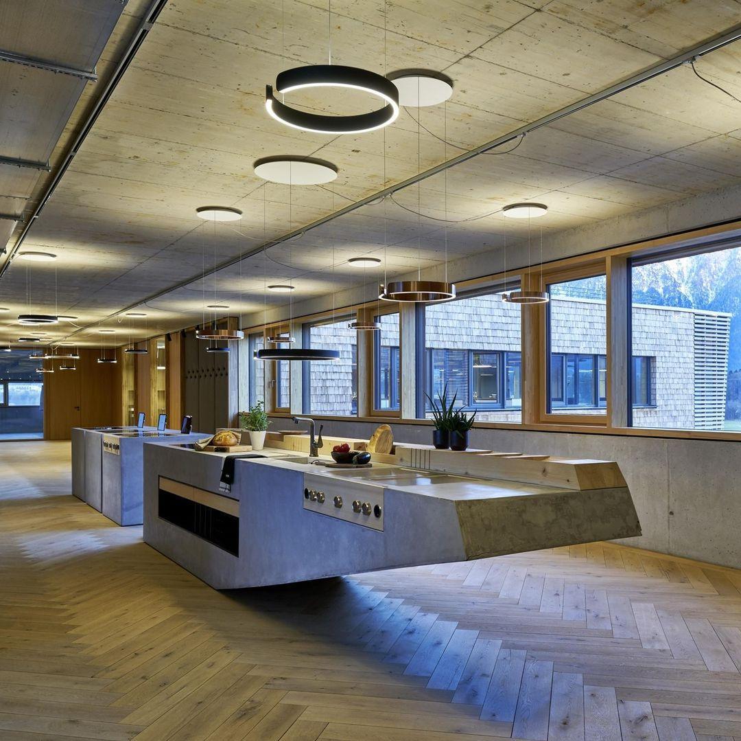 Zelaeora Modern Minimalist Metal Chandelier - Blowlighting