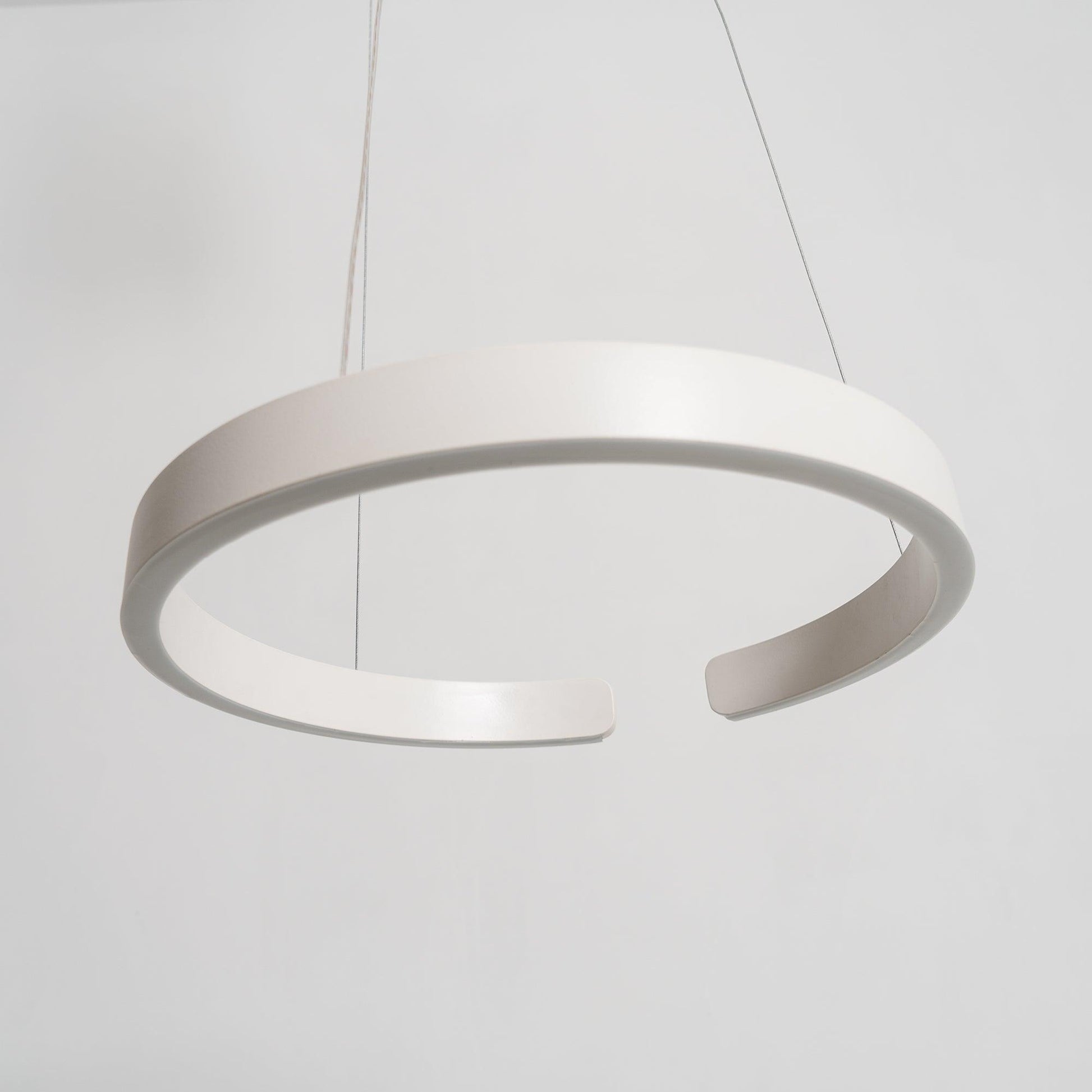 Zelaeora Modern Minimalist Metal Chandelier - Blowlighting