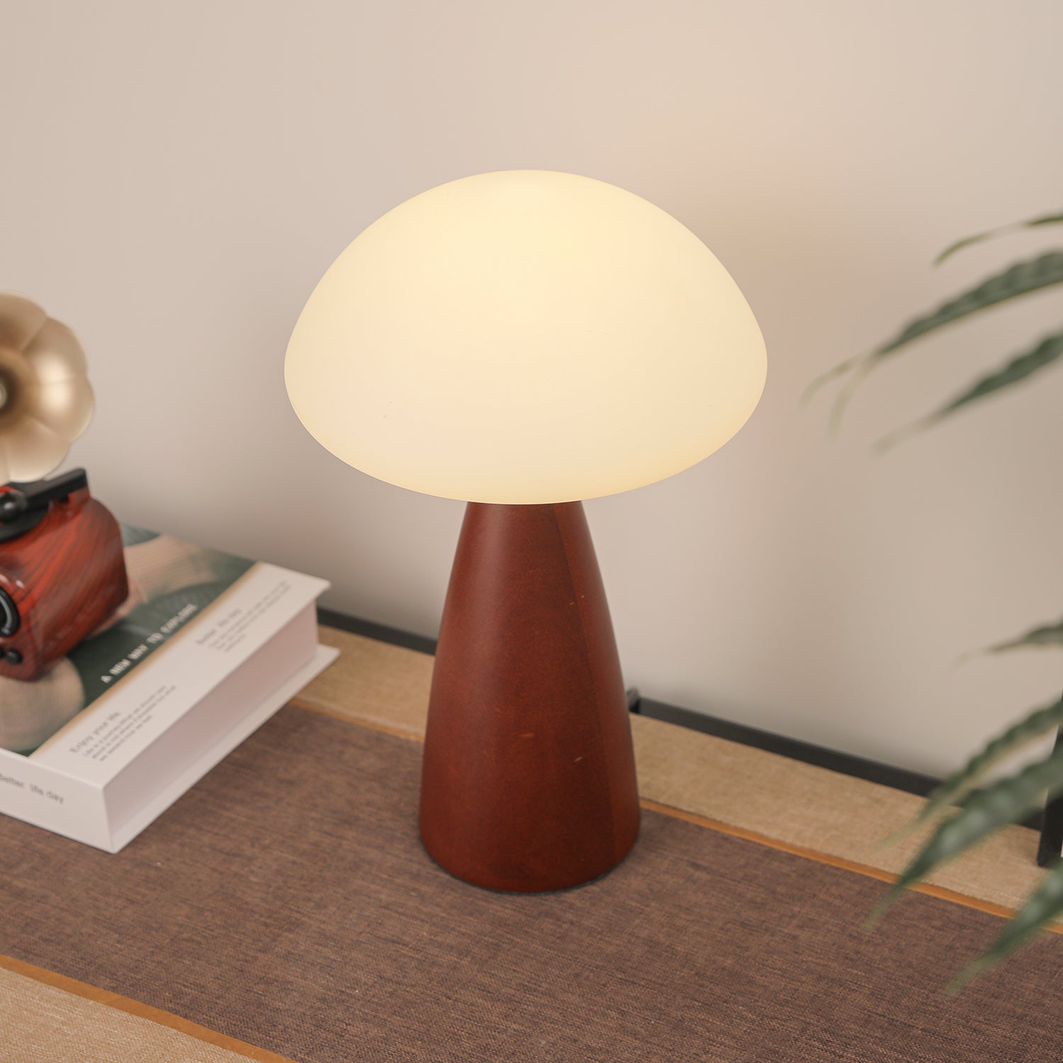Clara Mushroom Table Lamp - Blowlighting