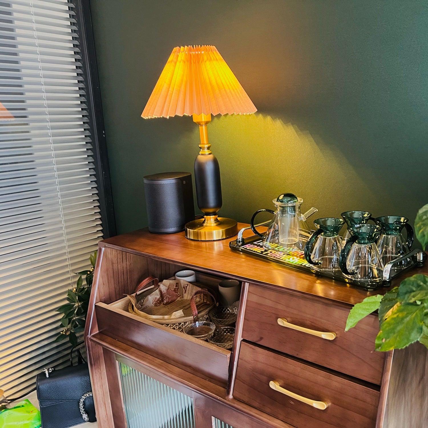 Aurmarila Fabric Table Lamp - Blowlighting
