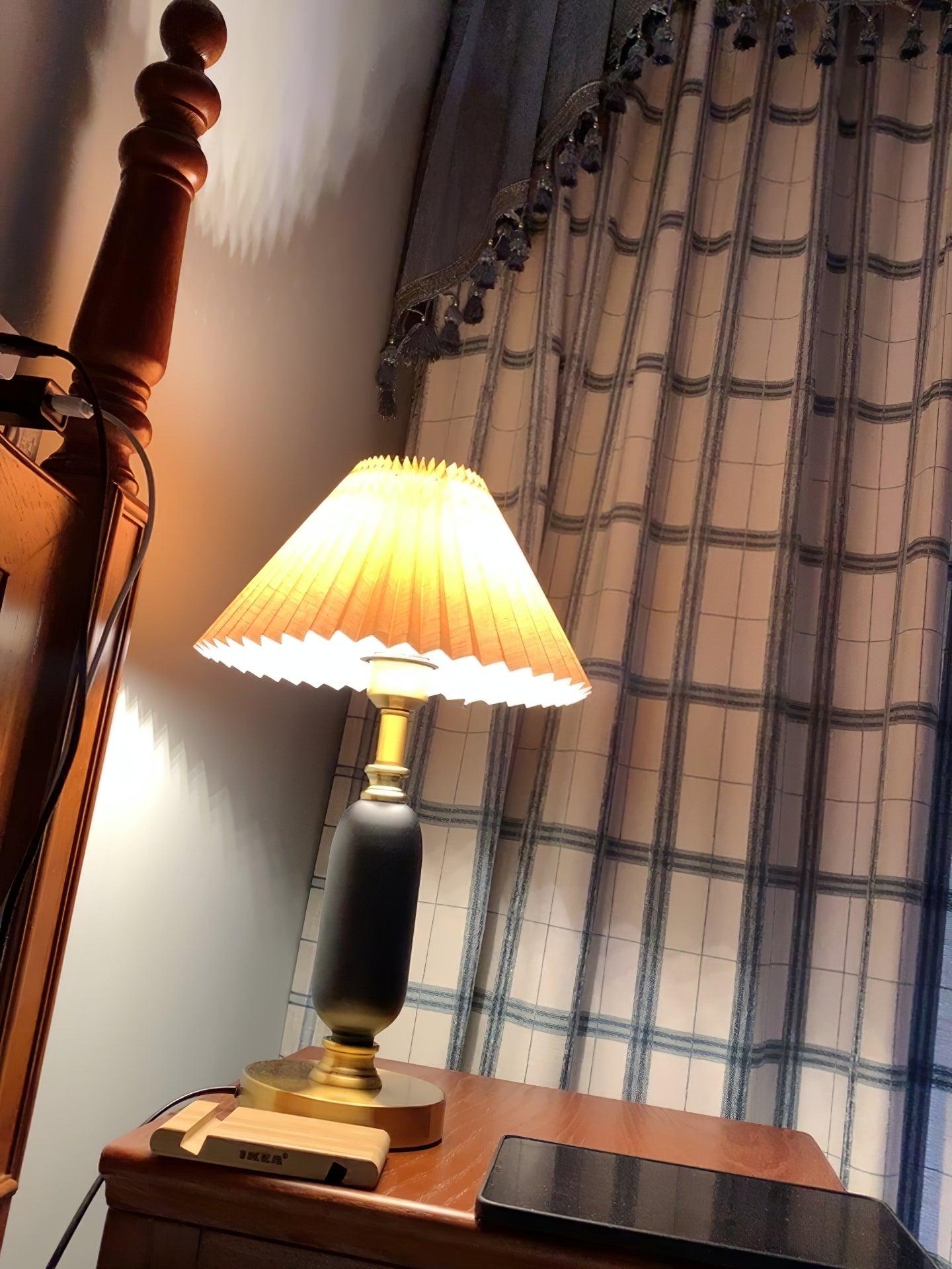 Aurmarila Fabric Table Lamp - Blowlighting