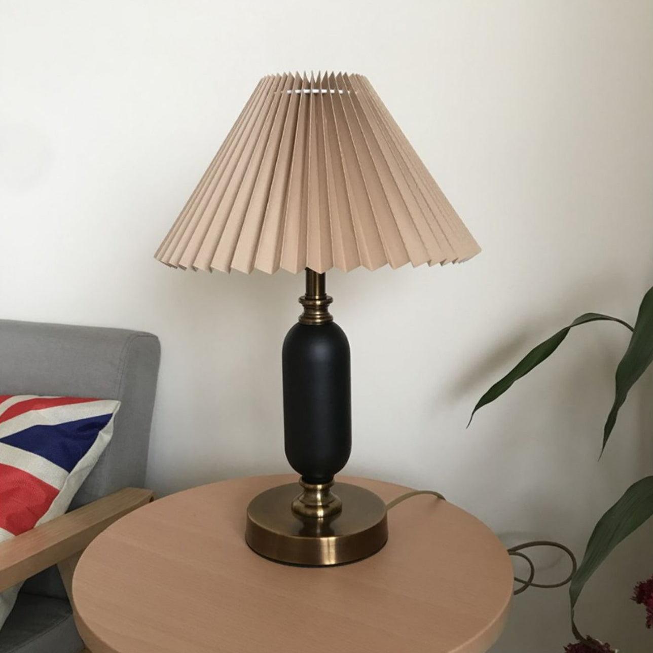 Aurmarila Fabric Table Lamp - Blowlighting