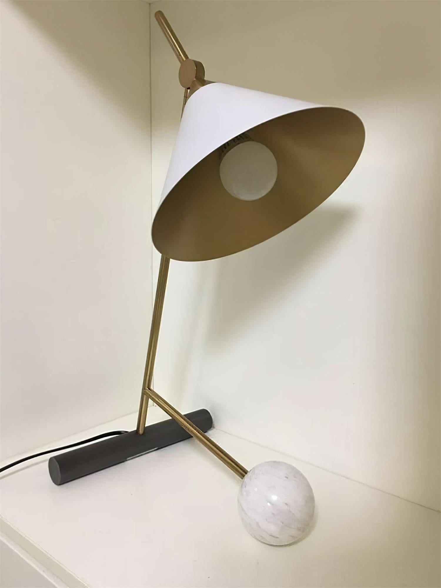 Cleo Table Lamp - Blowlighting