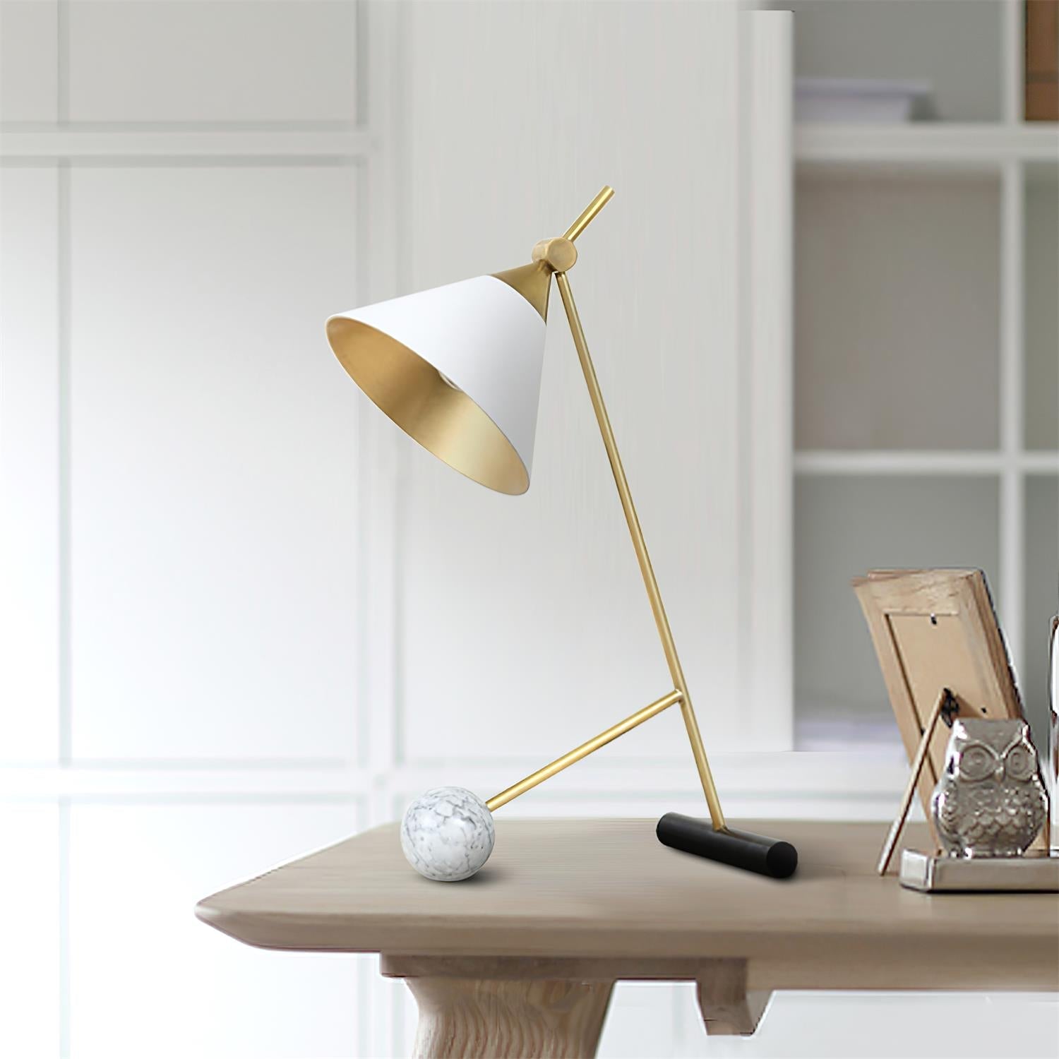Cleo Table Lamp - Blowlighting