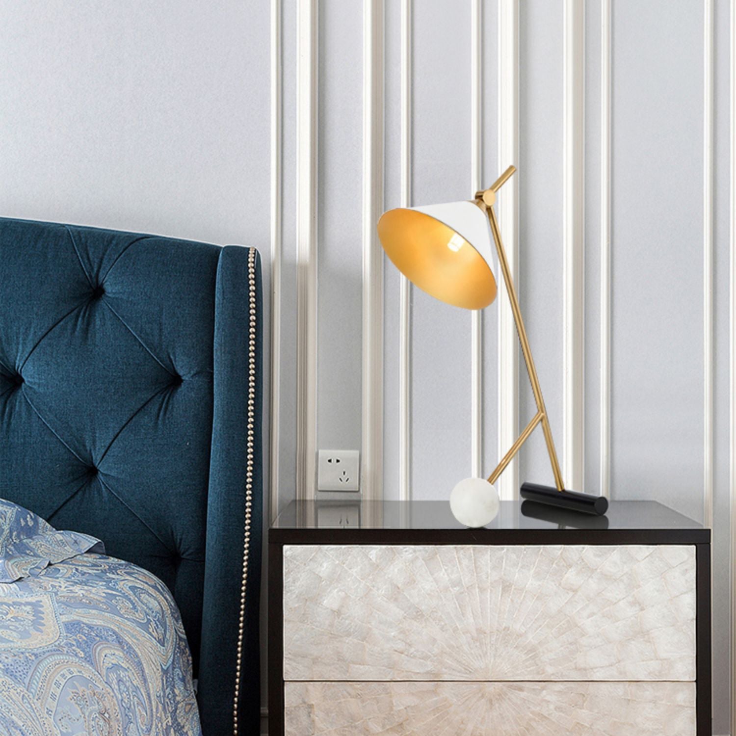 Cleo Table Lamp - Blowlighting