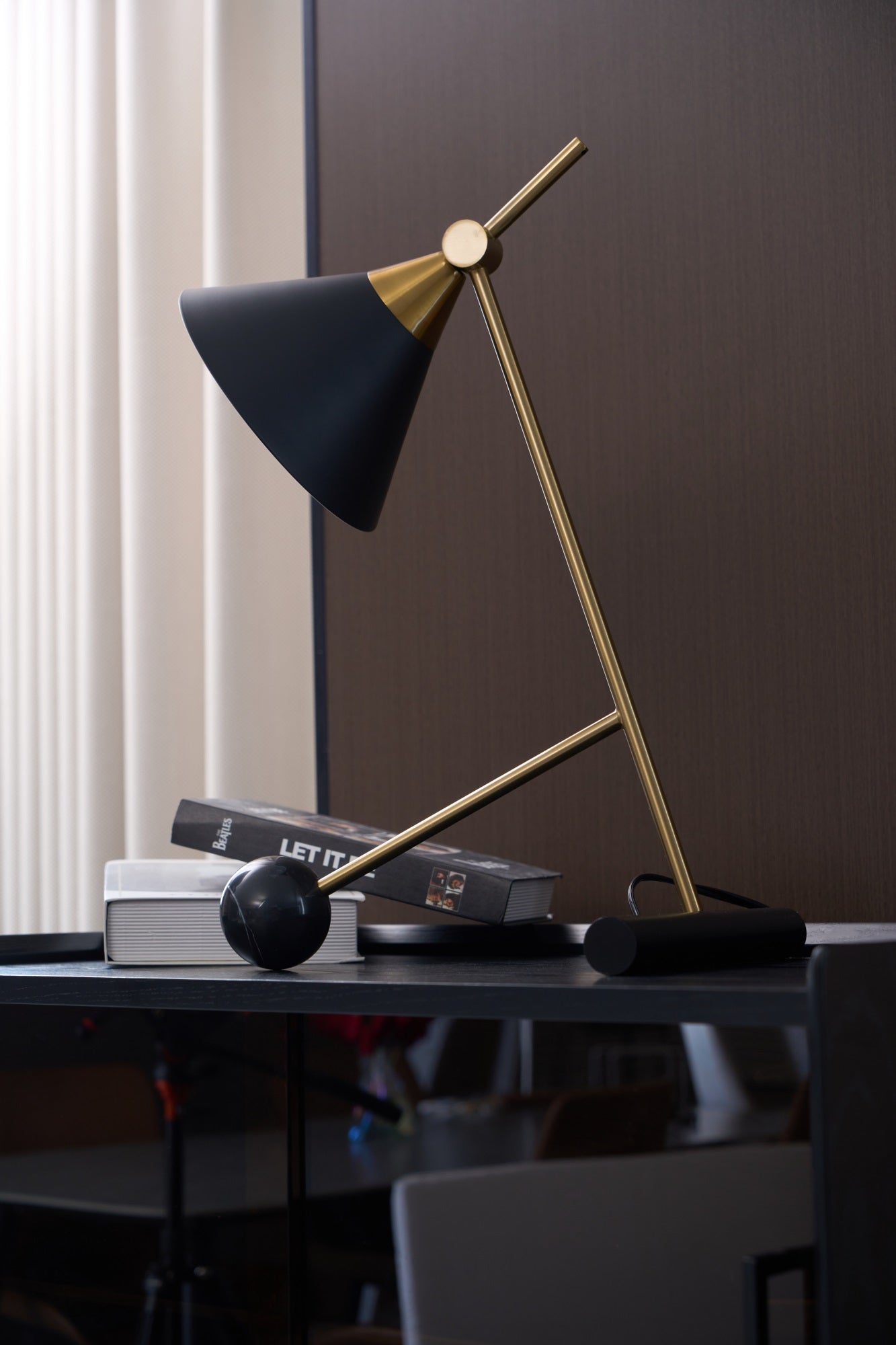 Cleo Table Lamp - Blowlighting