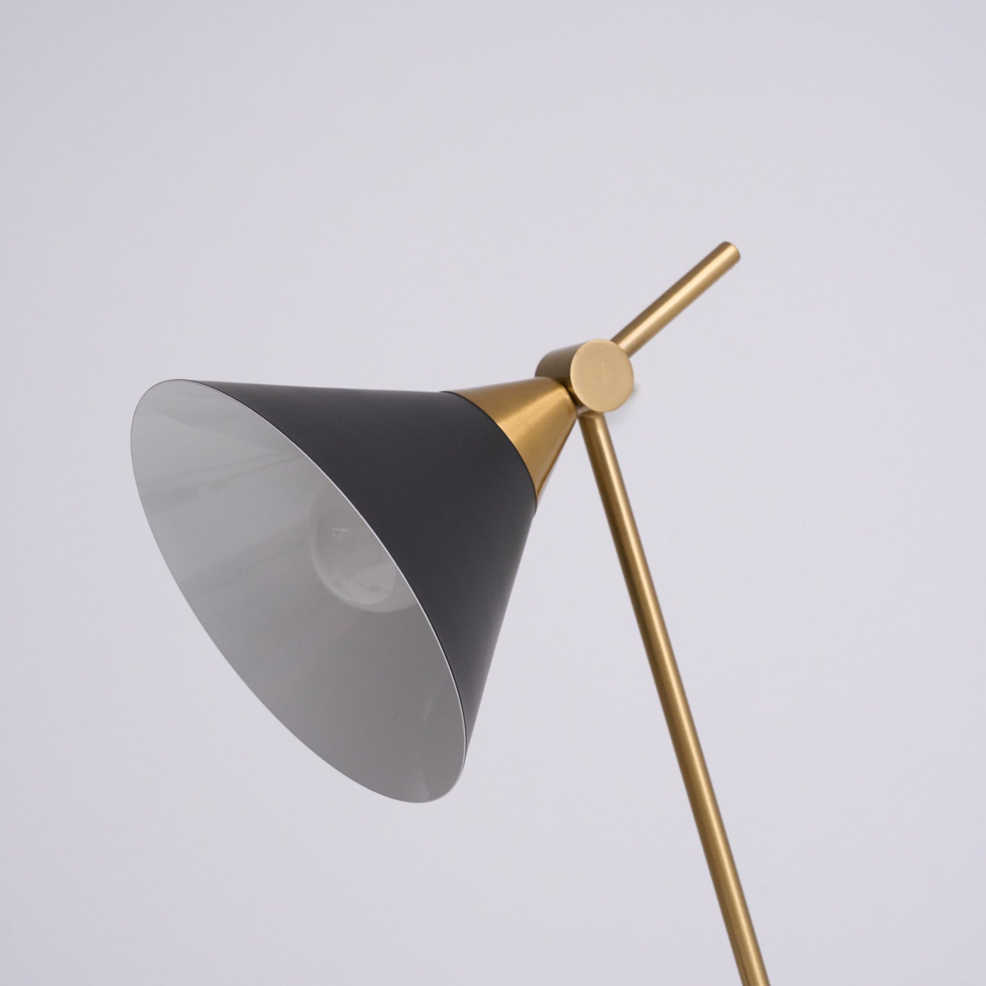 Cleo Table Lamp - Blowlighting