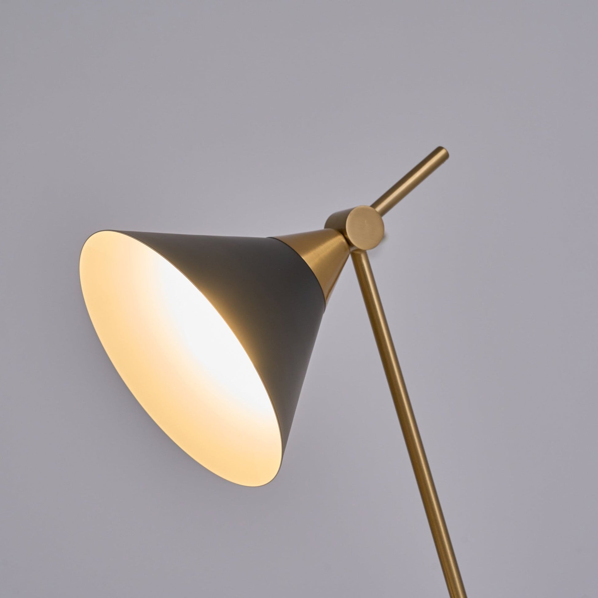 Cleo Table Lamp - Blowlighting