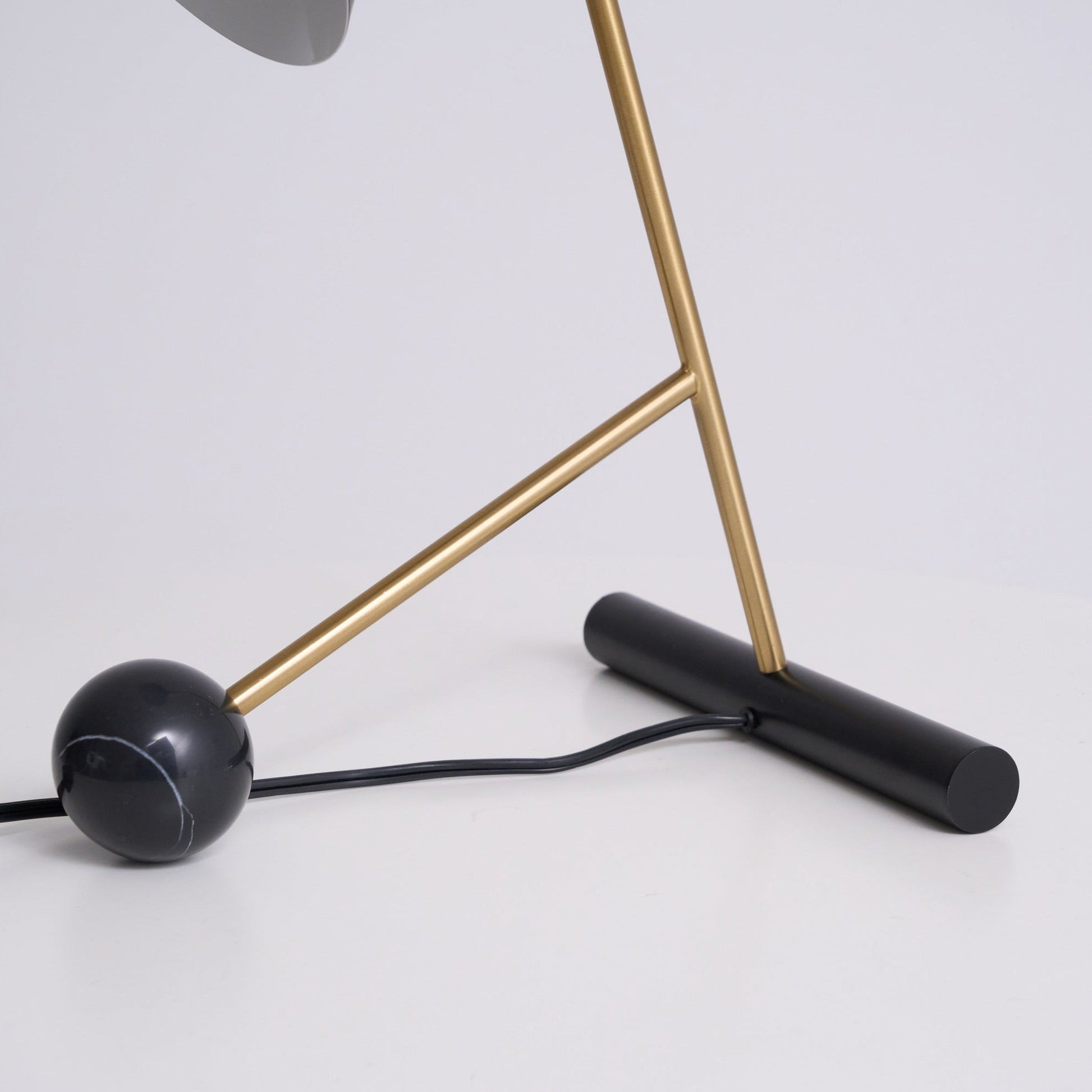 Cleo Table Lamp - Blowlighting