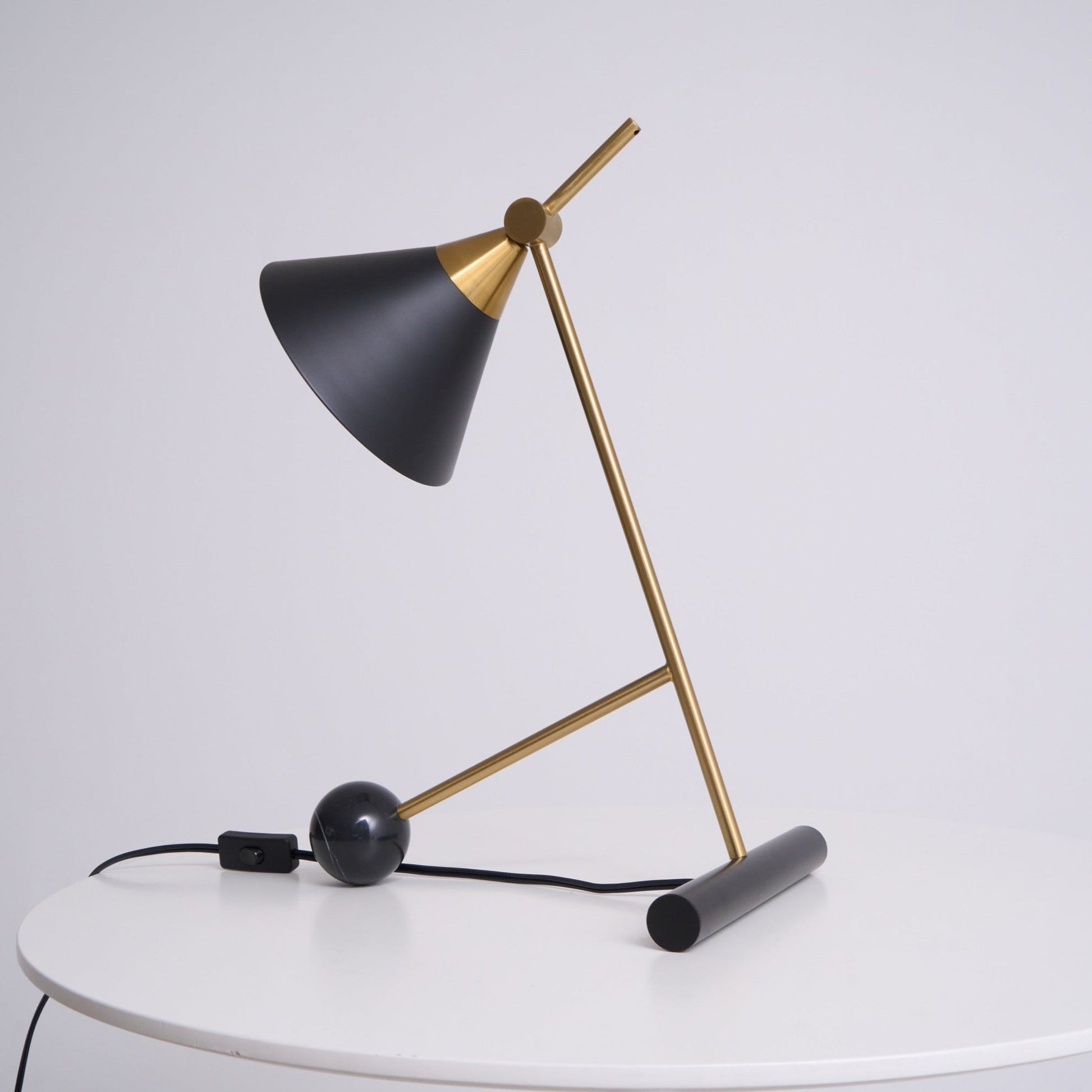 Cleo Table Lamp - Blowlighting