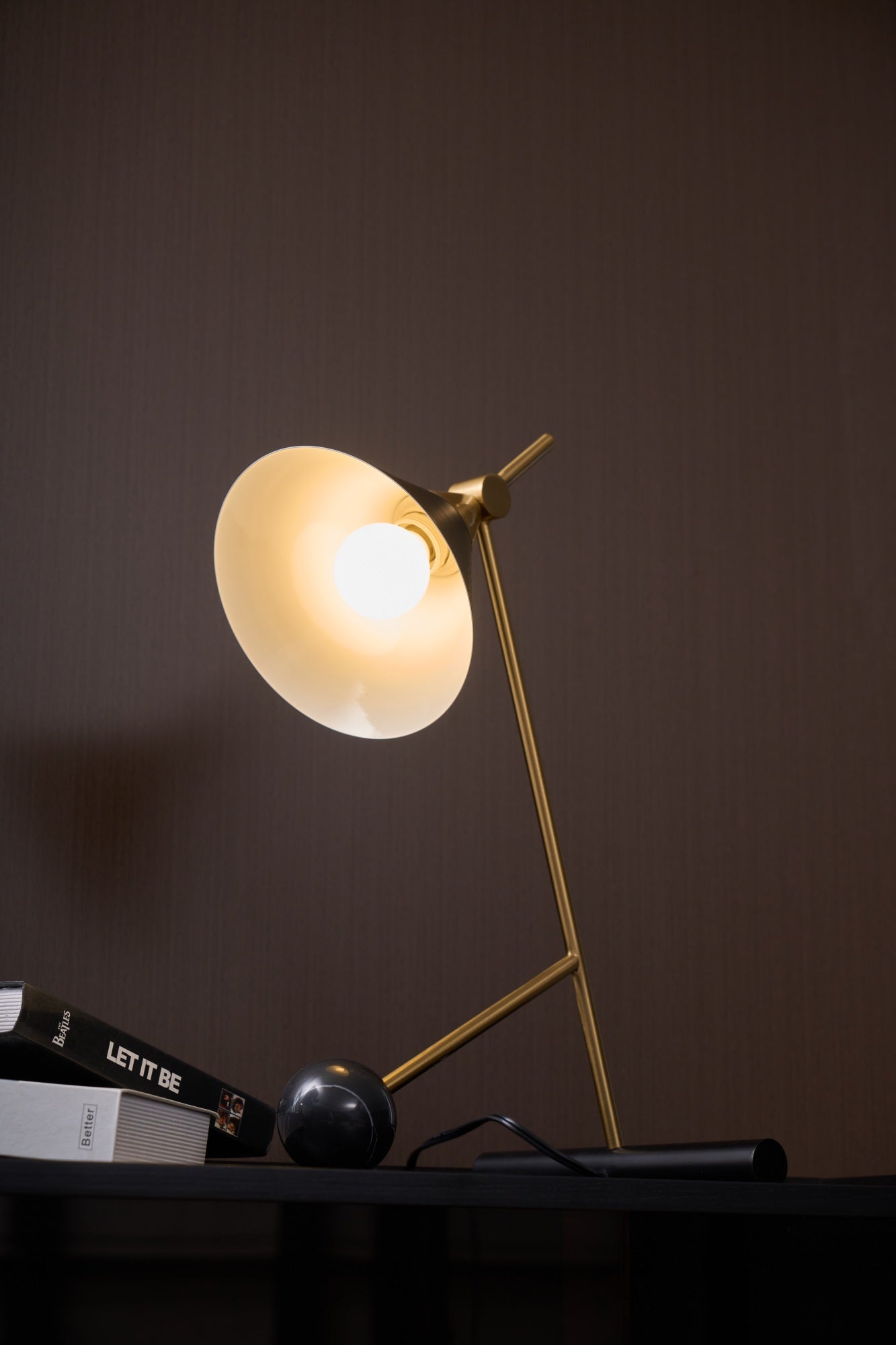 Cleo Table Lamp - Blowlighting