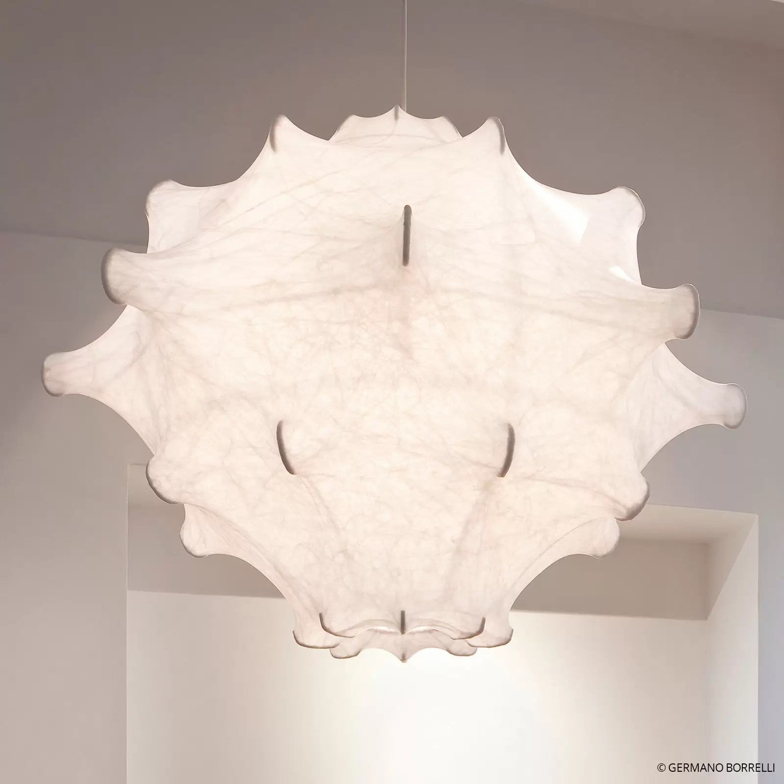 Cocoon Bloom Pendant Lamp - Blowlighting