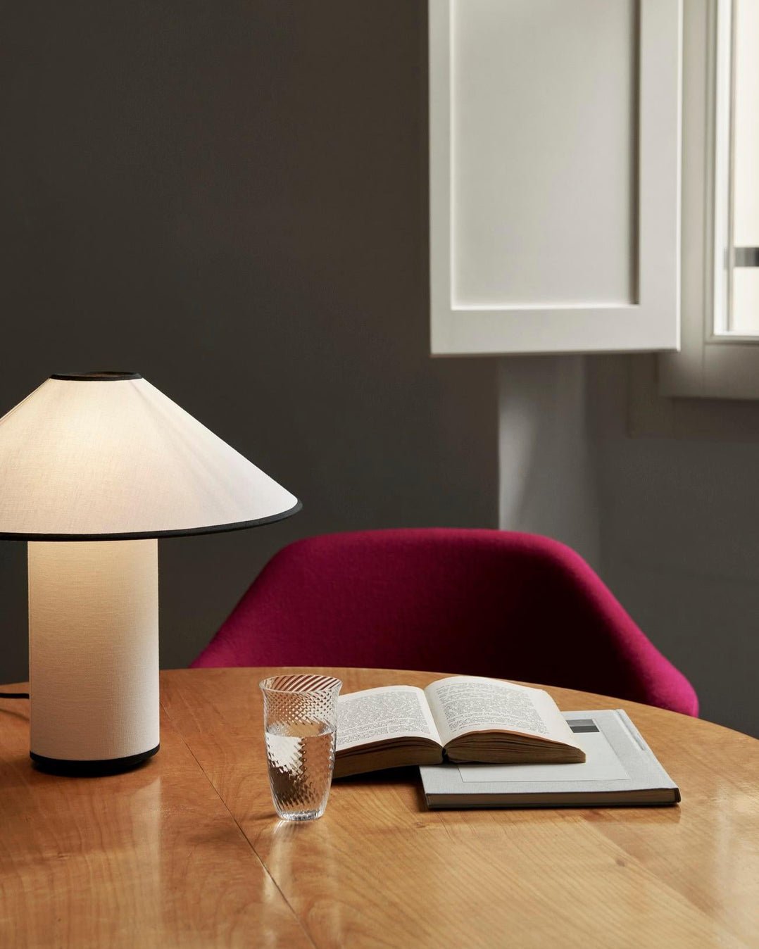 Decora Muse Table Lamp - Blowlighting