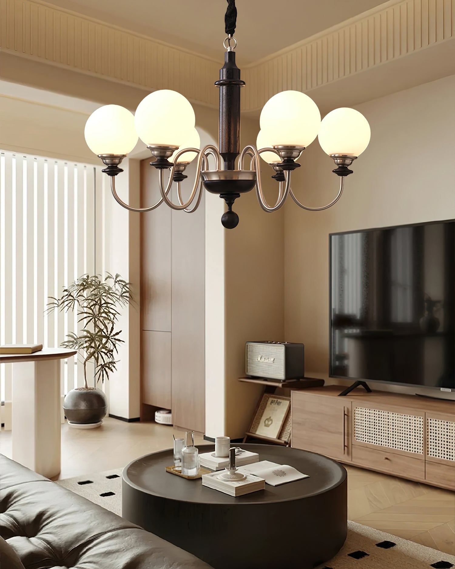 Nyvinia Vintage Brass Glass Chandelier - Blowlighting