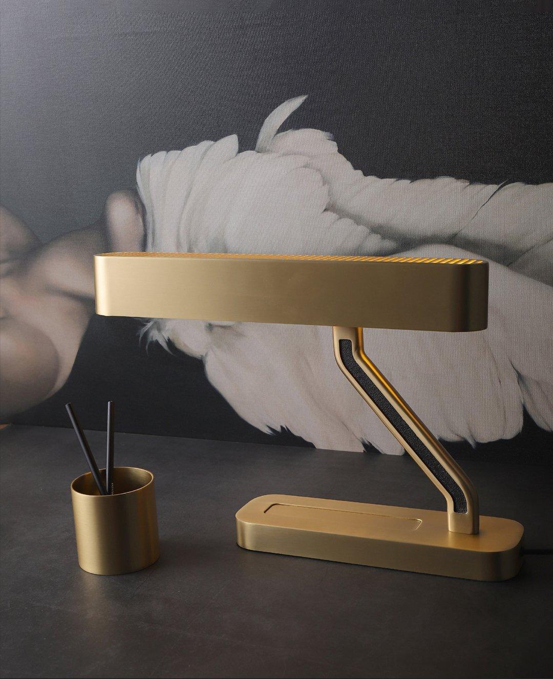 Fred Modern Metal Table Lamp - Blowlighting