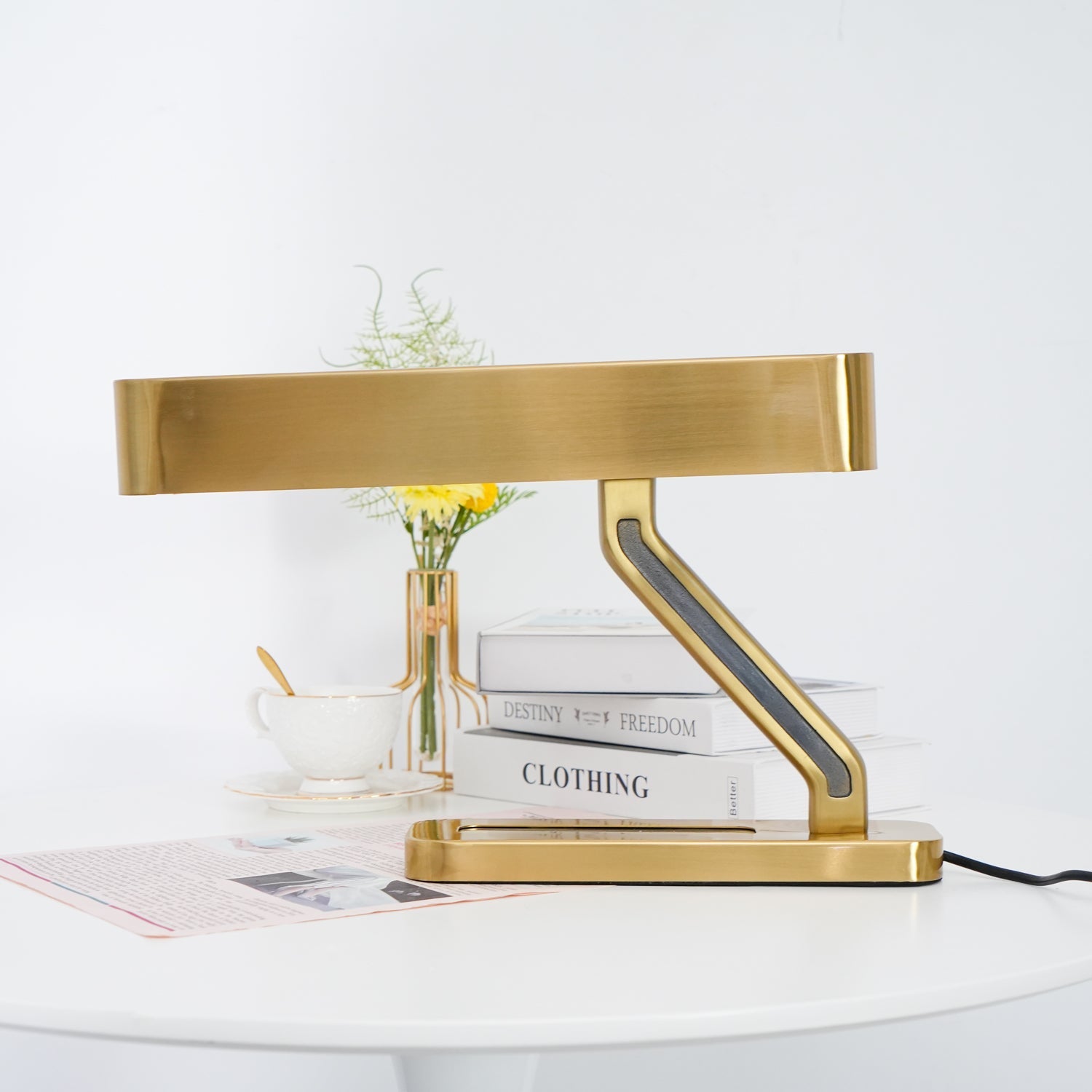 Fred Modern Metal Table Lamp - Blowlighting