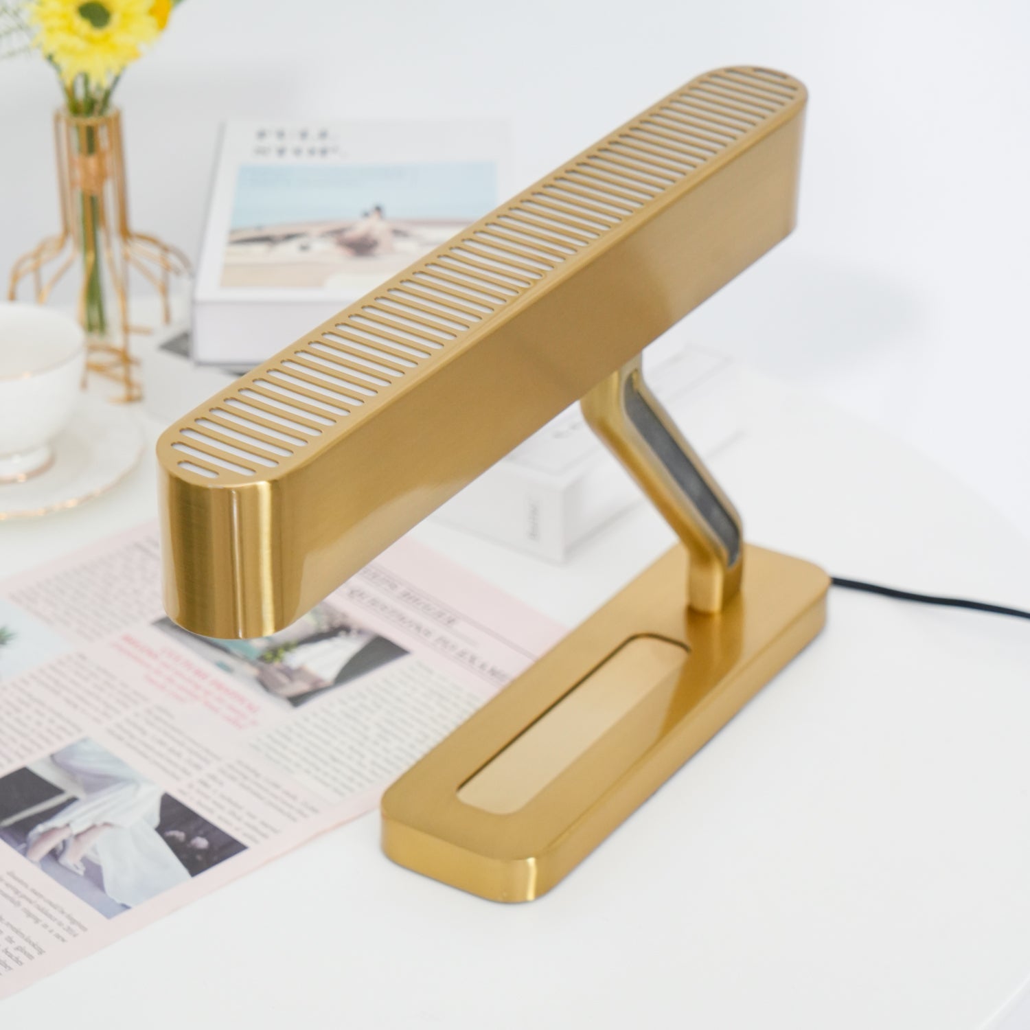Fred Modern Metal Table Lamp - Blowlighting