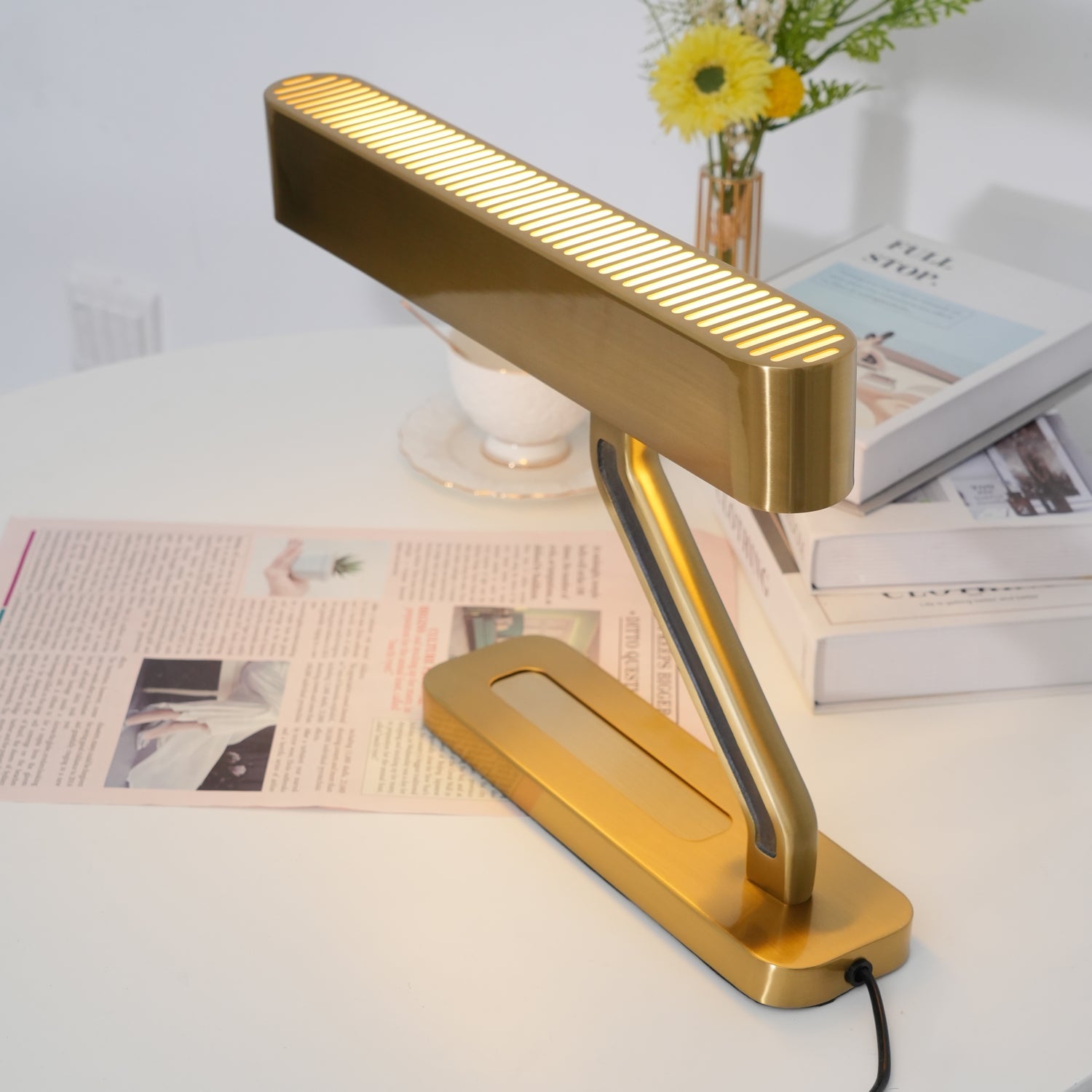 Fred Modern Metal Table Lamp - Blowlighting