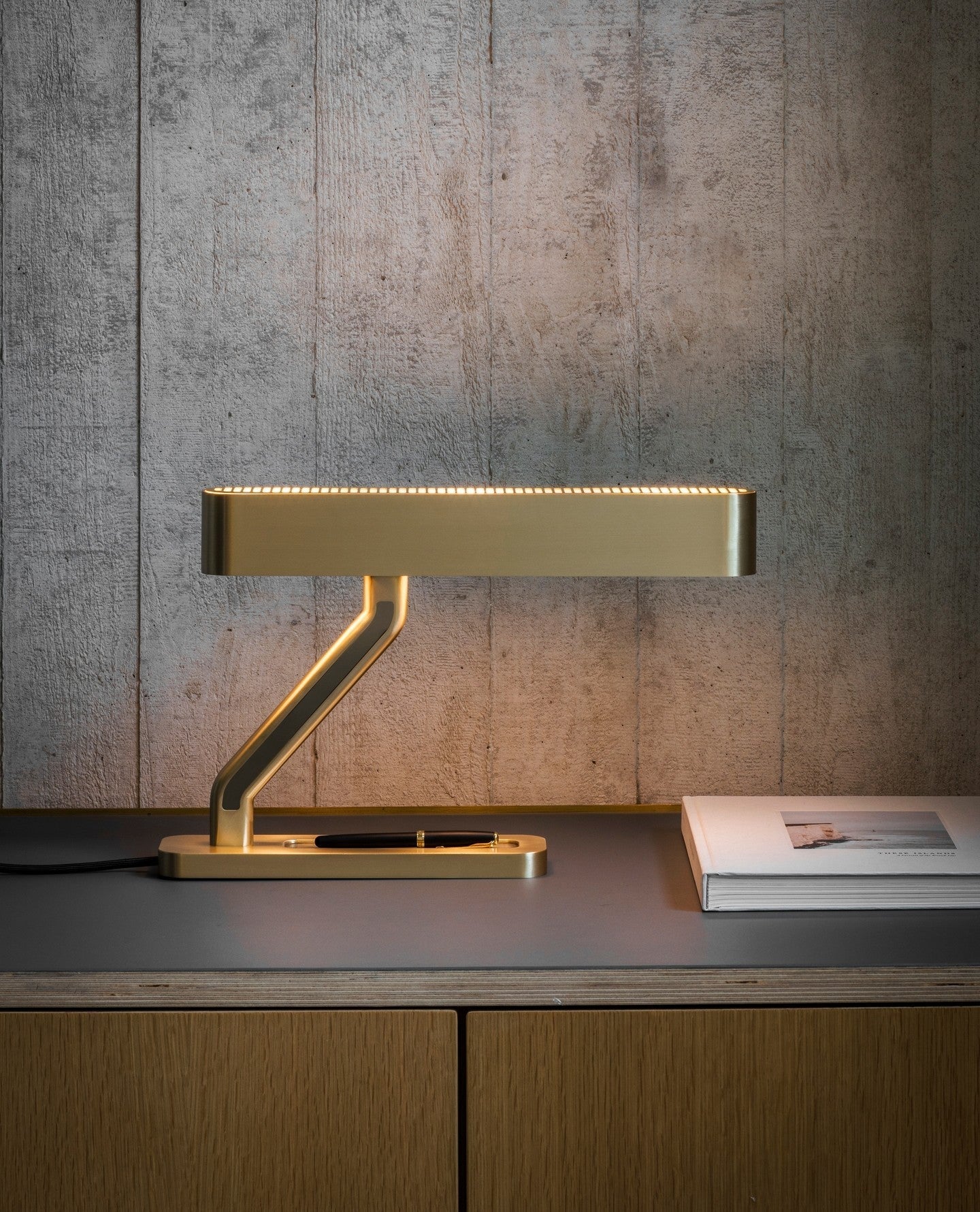 Fred Modern Metal Table Lamp - Blowlighting