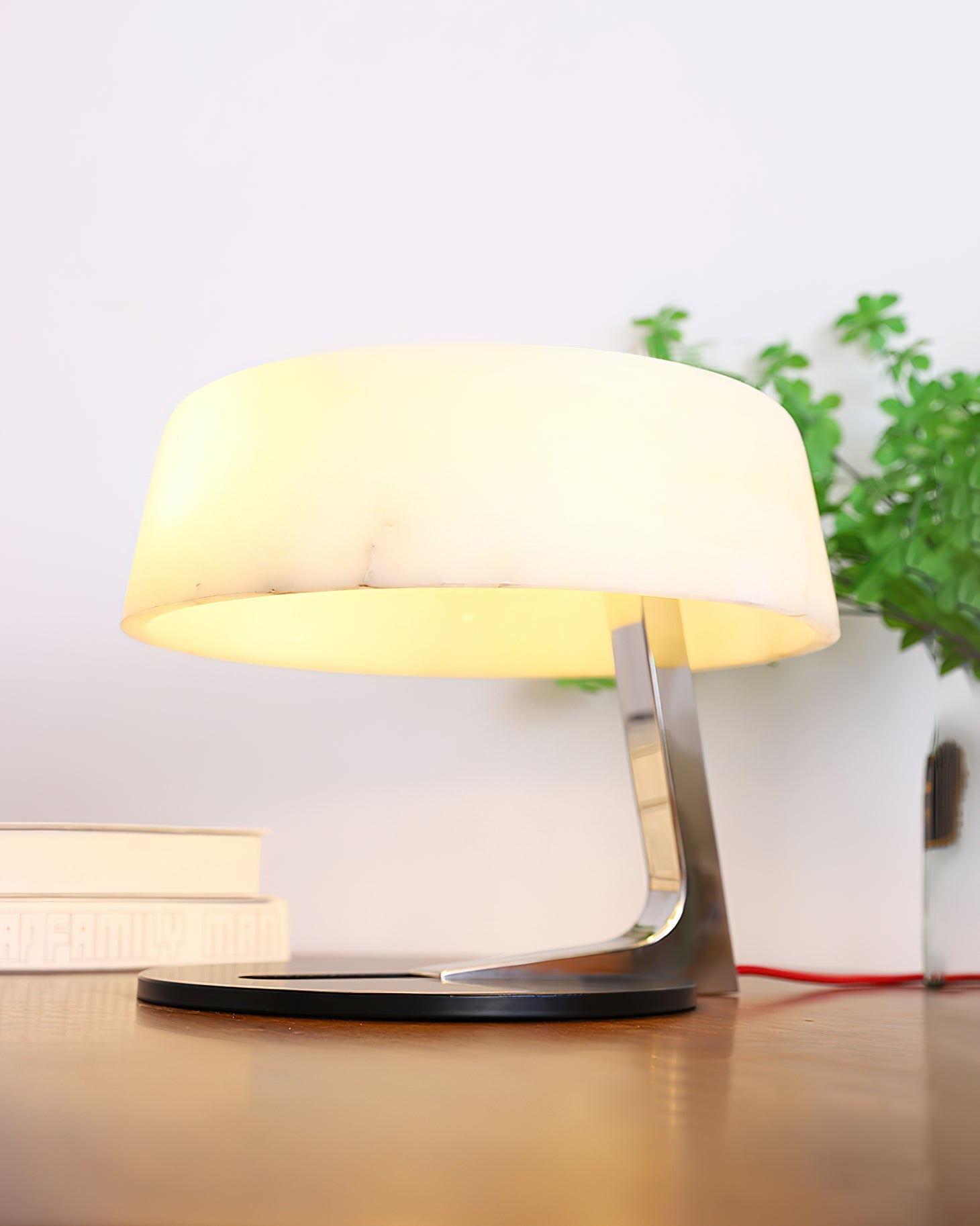 Nysolora Dome Alabaster Table Lamp - Blowlighting